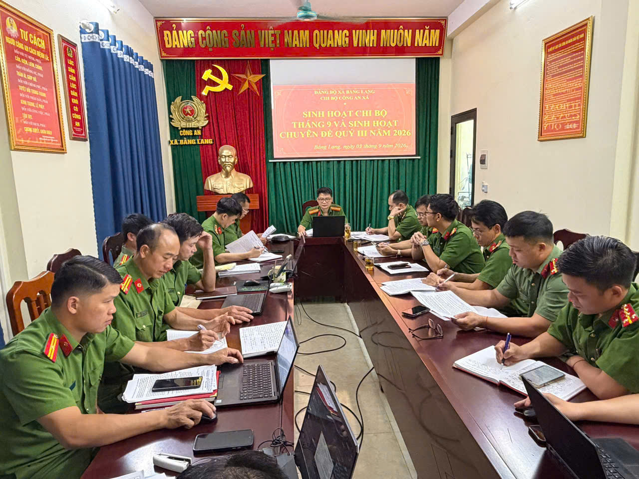 CÔNG AN XÃ BẰNG LANG TỔ CHỨC SINH HOẠT CHI BỘ THÁNG 9 VÀ SINH HOẠT CHUYÊN ĐỀ QUÝ III/2026
