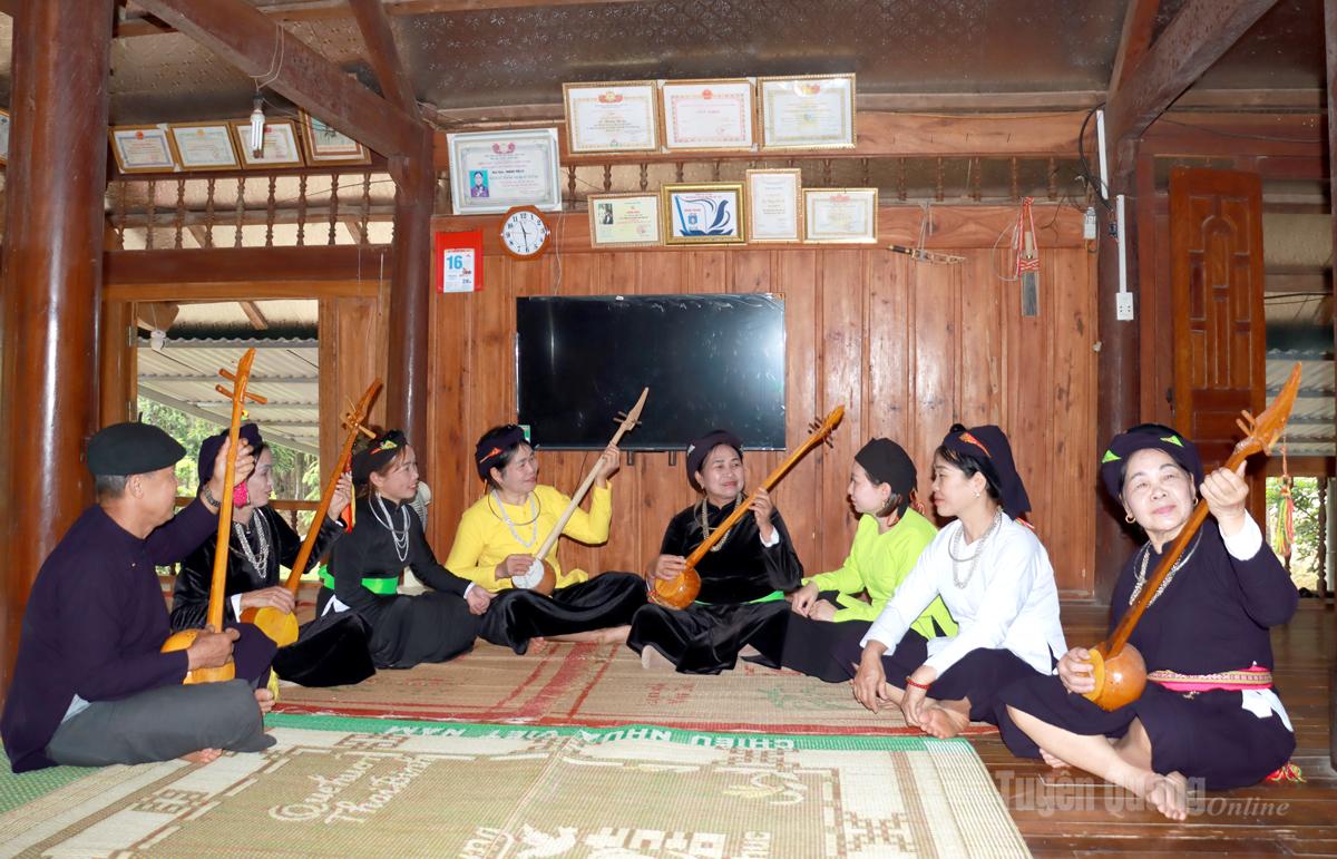 Âm vang nhịp tính tẩu