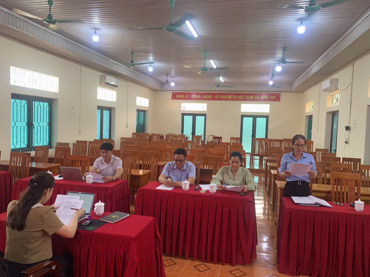 Họp BTC giaỉ b&oacute;ng 2.jpg