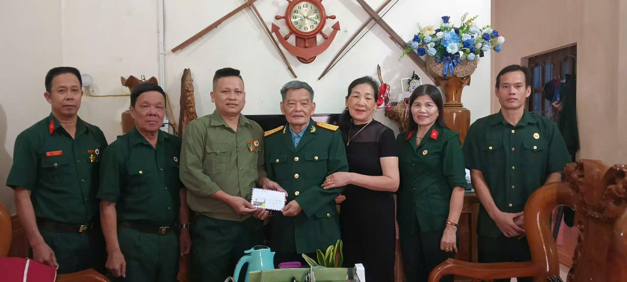 Hội Cựu chiến binh xã Hoàng Su Phì tổ chức các hoạt động thăm hỏi nhân kỉ niệm 51 năm ngày giải phóng Miền nam thống nhất Đất nước 30/4/1975 - 30/4/2026