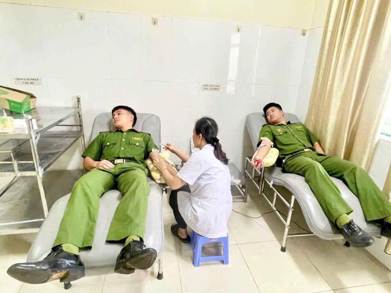 MỘT GIỌT MÁU HỒNG - TRAO THÊM CƠ HỘI SỐNG