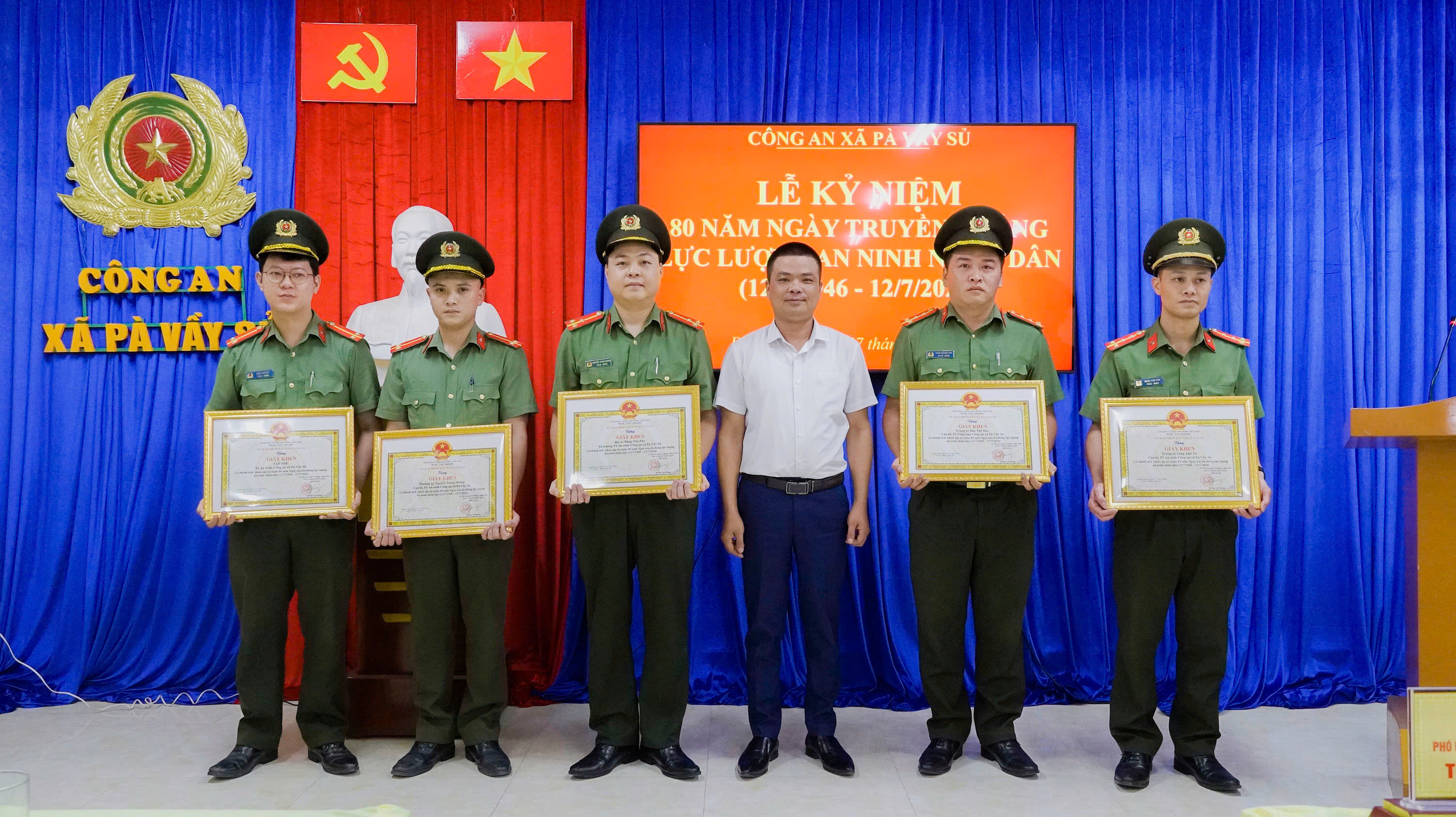kỷ niệm truyền thống An ninh nh&acirc;n d&acirc;n (5).jpg