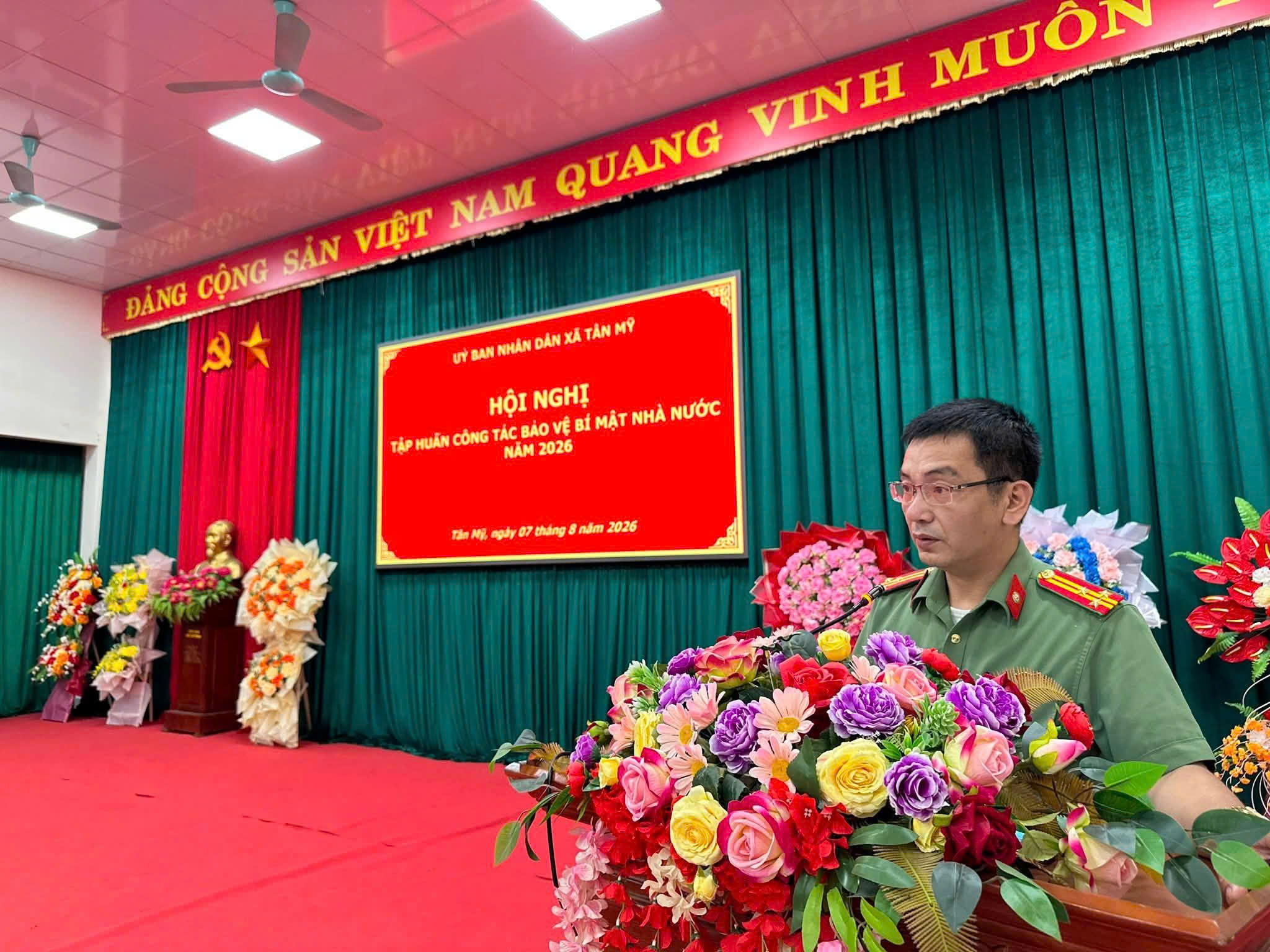 CÔNG AN XÃ TÂN MỸ THAM MƯU TỔ CHỨC HỘI NGHỊ TẬP HUẤN CÔNG TÁC BẢO VỆ BÍ MẬT NHÀ NƯỚC NĂM 2026