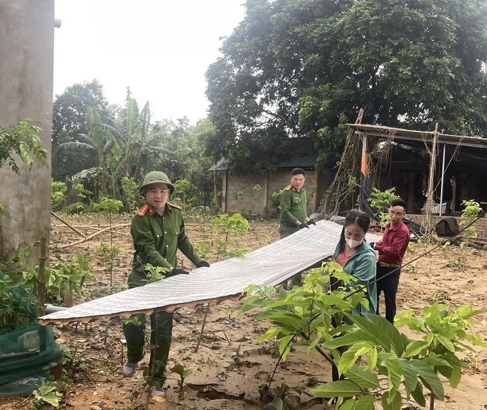 NHỮNG CUỘC GỌI TRONG ĐÊM MƯA