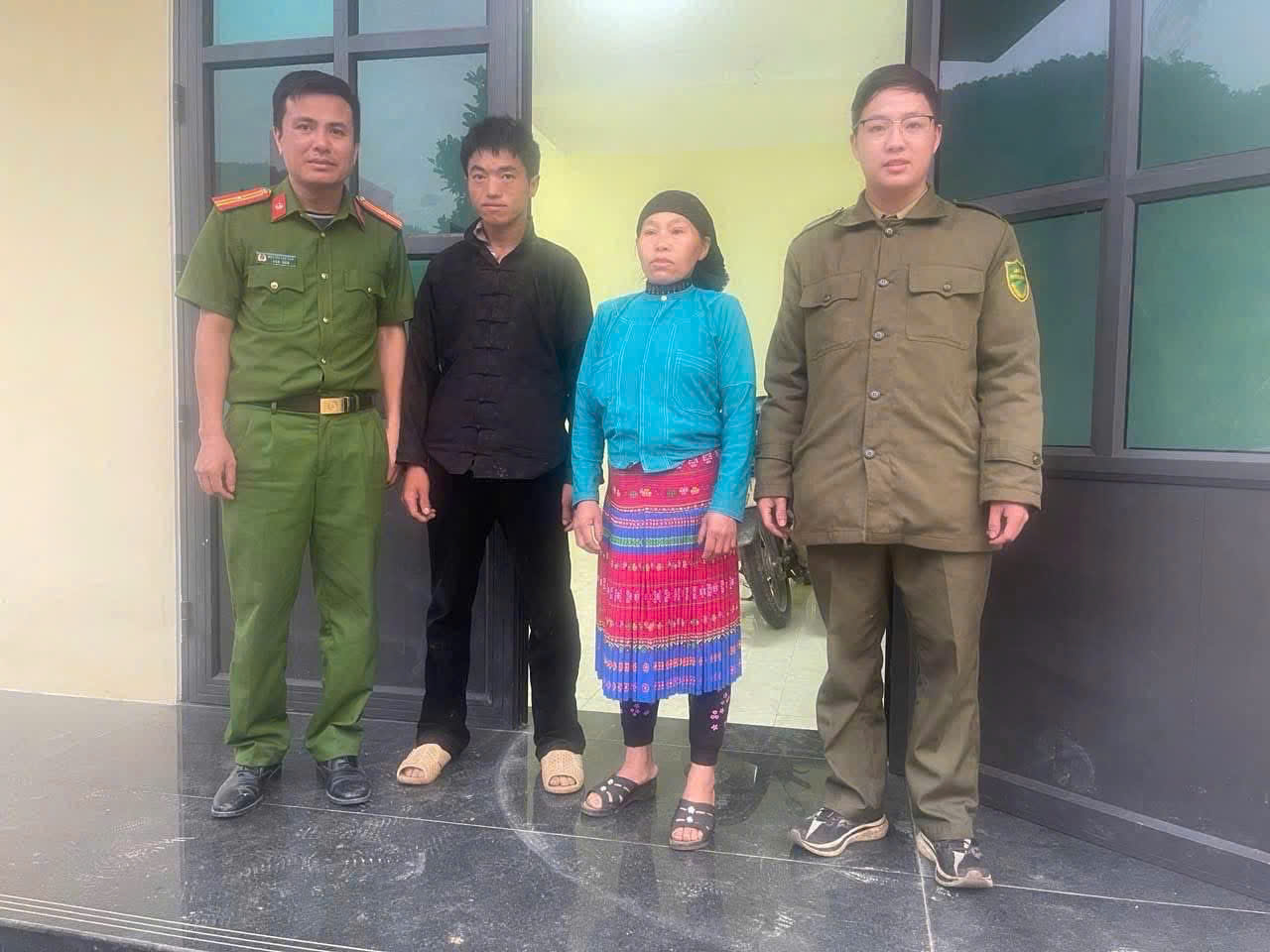 KỊP THỜI PHÁT HIỆN, HỖ TRỢ NGƯỜI DÂN TRỞ VỀ GIA ĐÌNH AN TOÀN