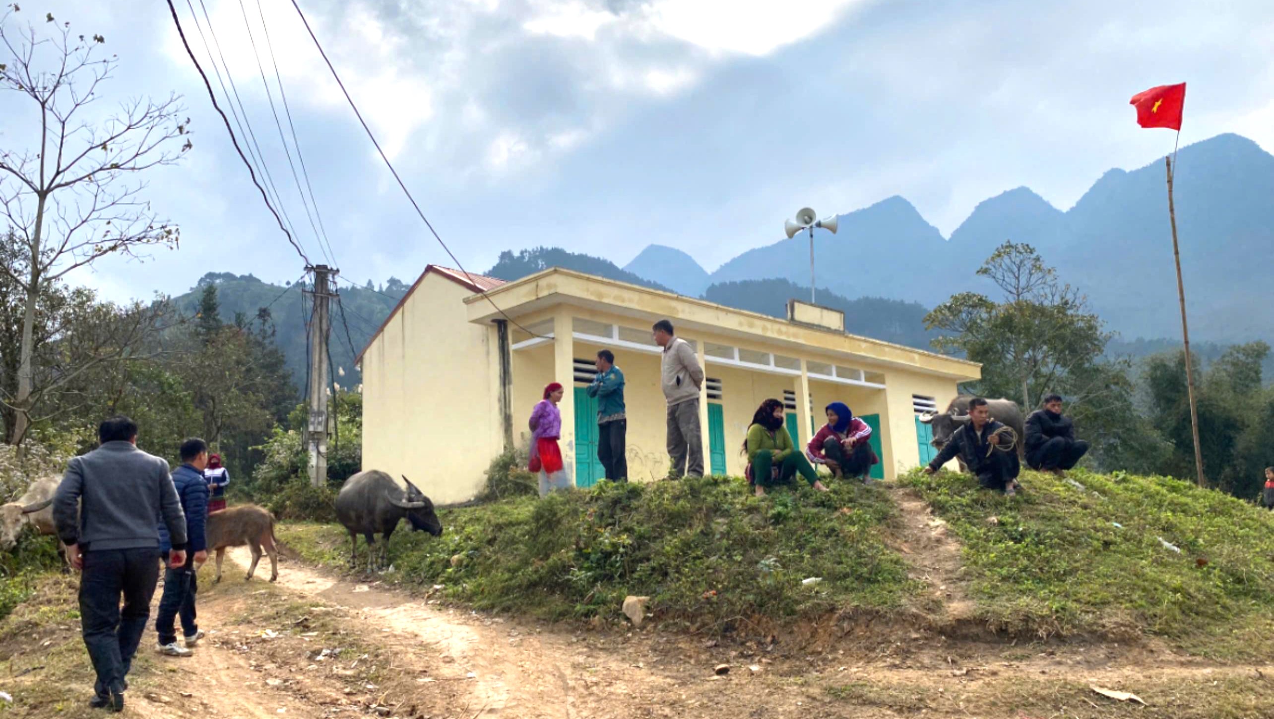 Xã Bạch Đích - Bấm thẻ tai trâu, nâng cao hiệu quả các chương trình vay vốn