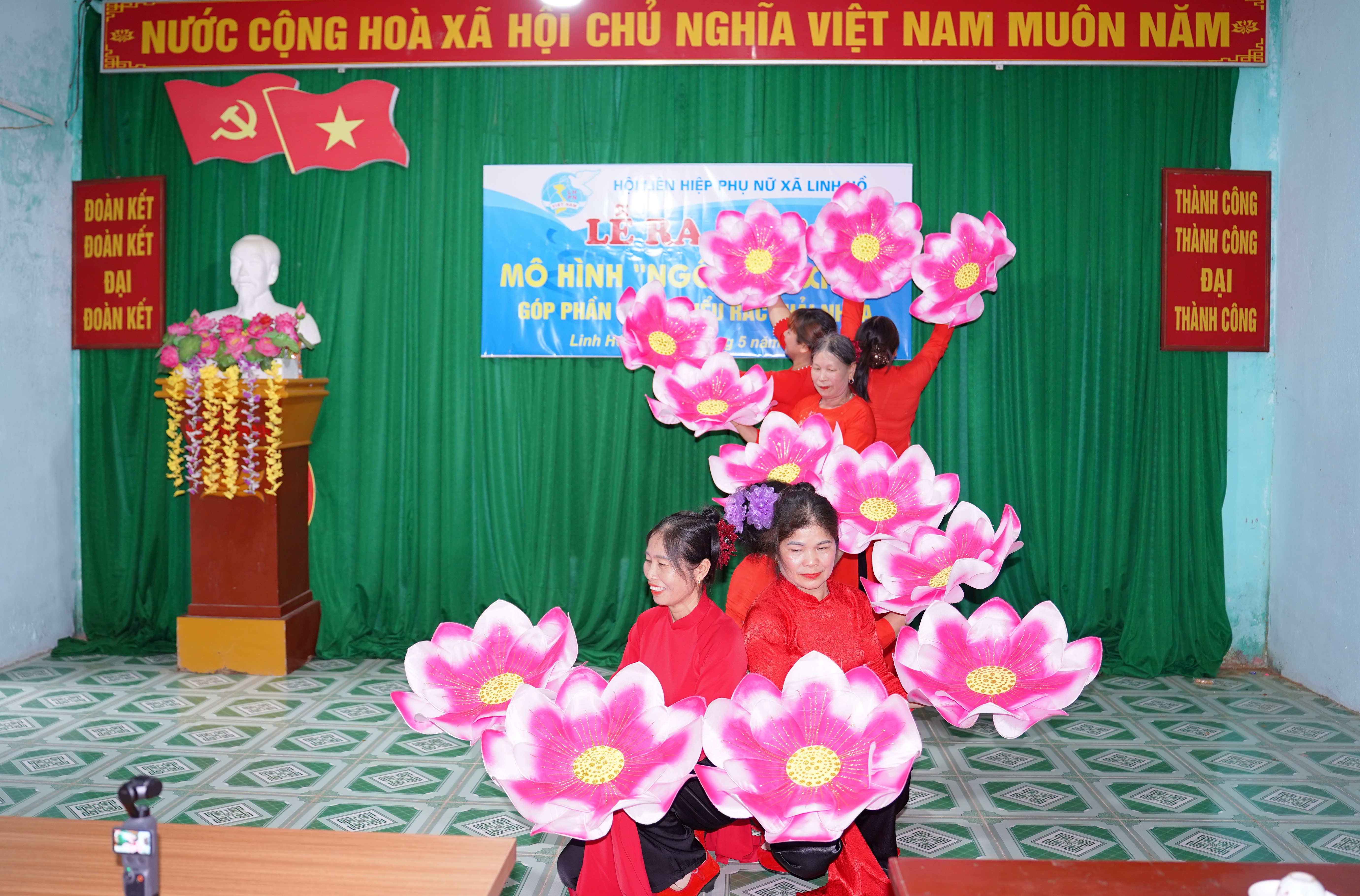 Ra mắt 3.JPG