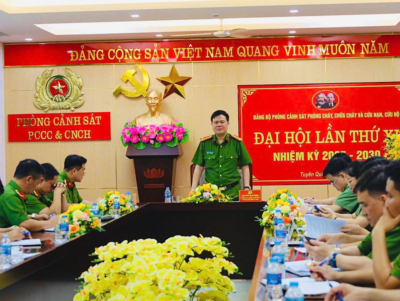 LÃNH ĐẠO CÔNG AN TỈNH LÀM VIỆC VỚI PHÒNG CẢNH SÁT PCCC VÀ CNCH