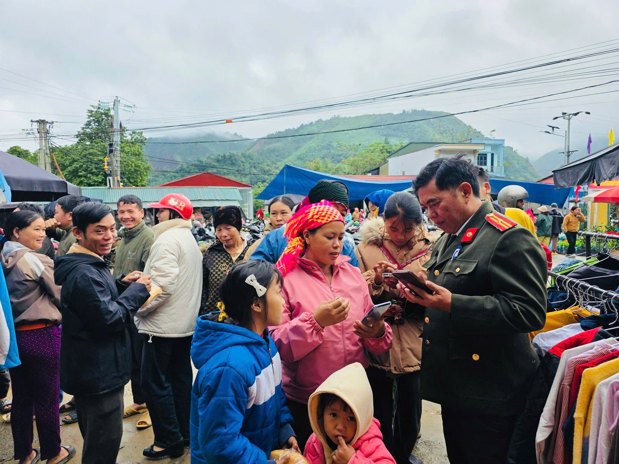 gian h&agrave;ng 5.jpg