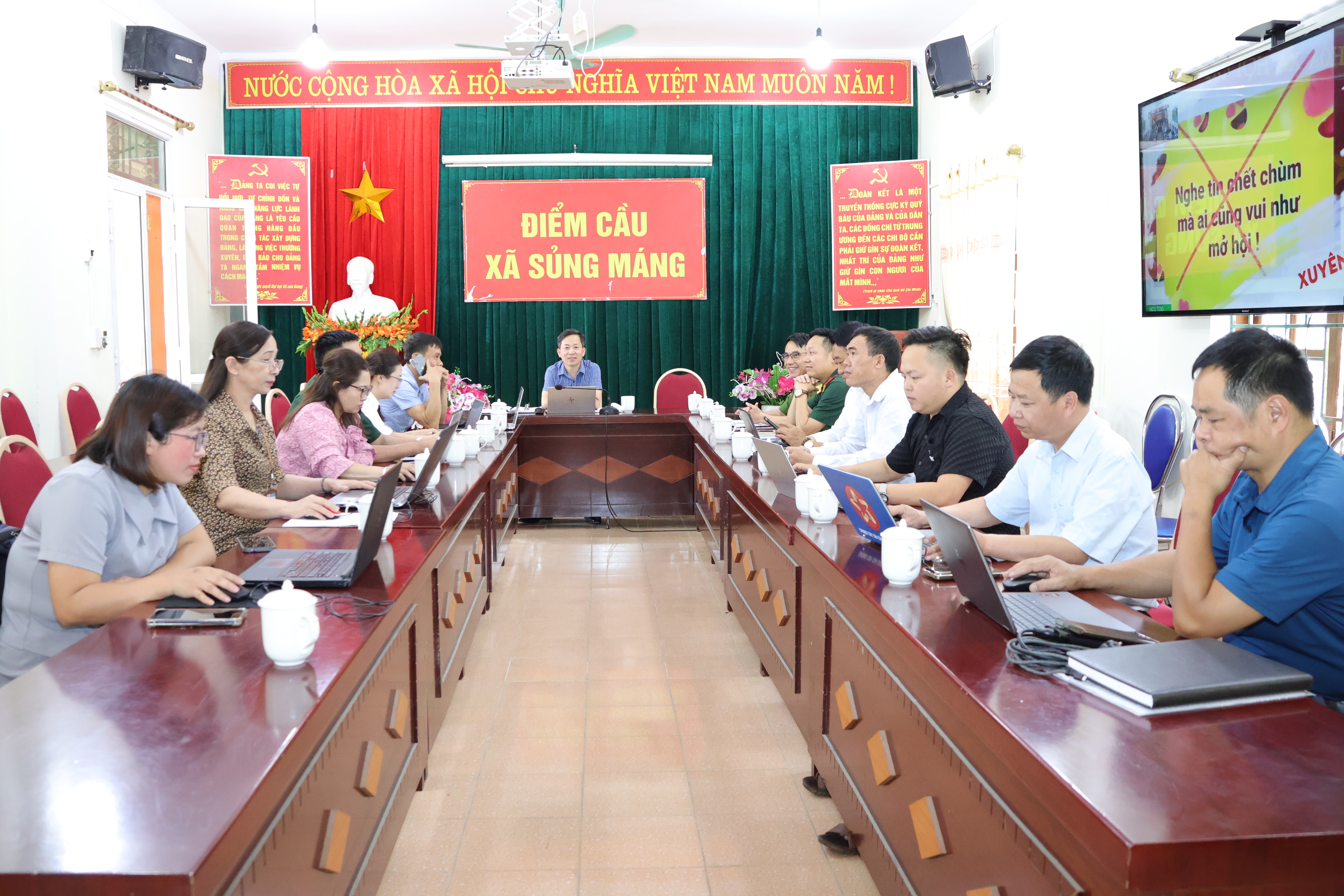 Sủng Máng tham dự Hội nghị trực tuyến tổng kết thực hiện các luật về quốc phòng và an ninh