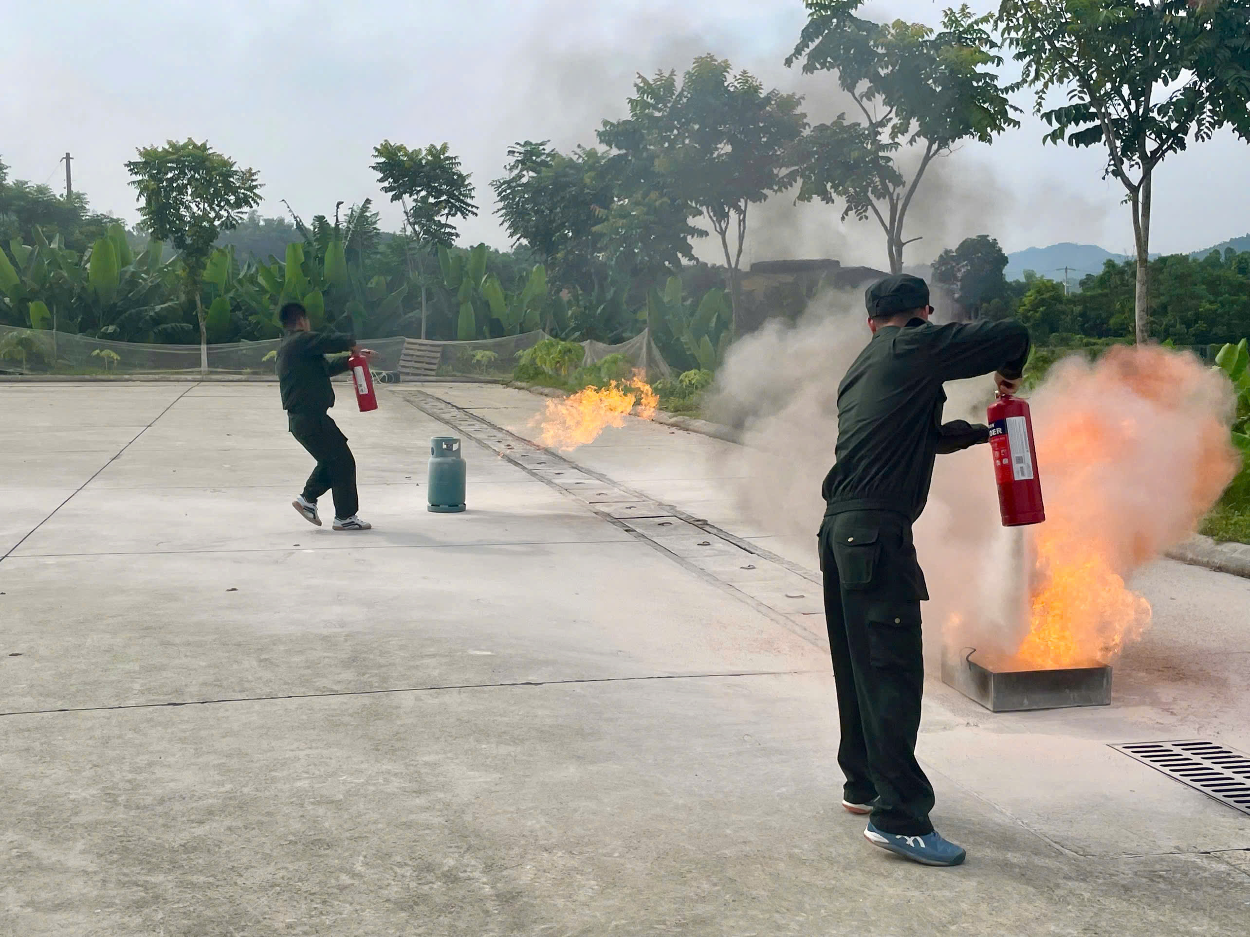 HUẤN LUYỆN NGHIỆP VỤ CHO CÁN BỘ, CHIẾN SĨ TRUNG ĐOÀN CẢNH SÁT CƠ ĐỘNG DỰ BỊ CHIẾN ĐẤU