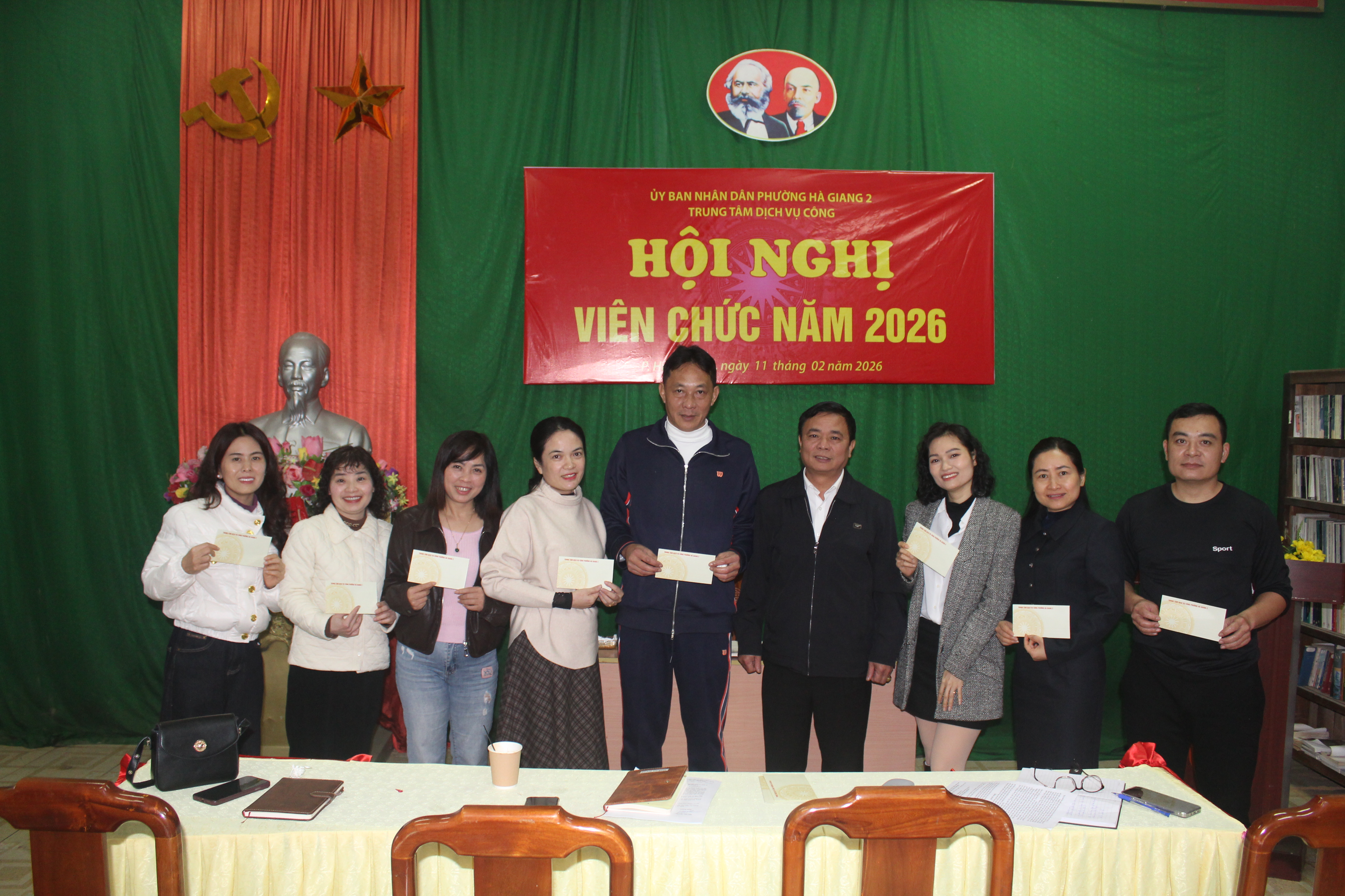 Hội nghị viên chức Trung tâm Dịch vụ công phường Hà Giang 2