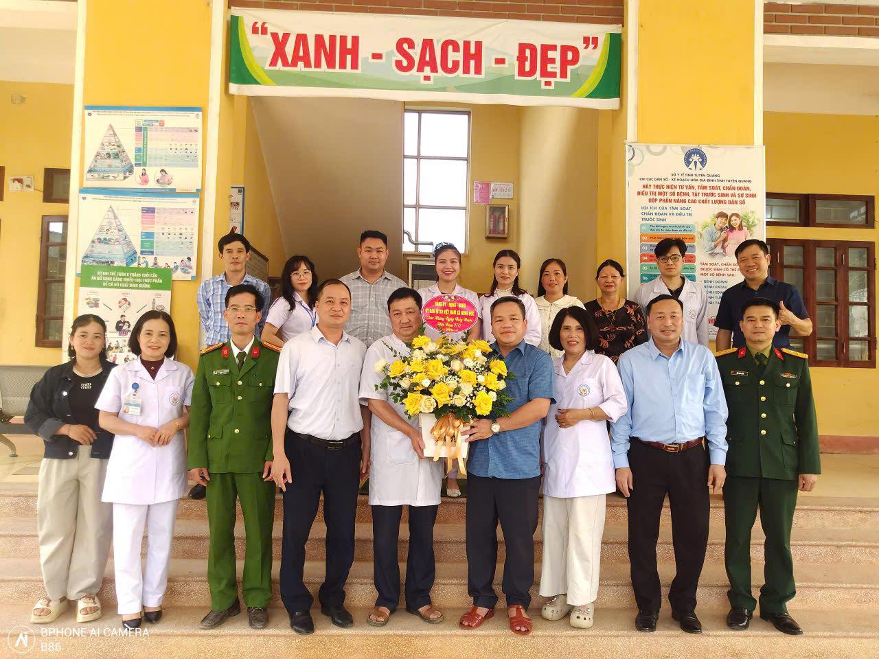 XÃ HÙNG ĐỨC TRI ÂN ĐỘI NGŨ Y TẾ NHÂN NGÀY THẦY THUỐC VIỆT NAM