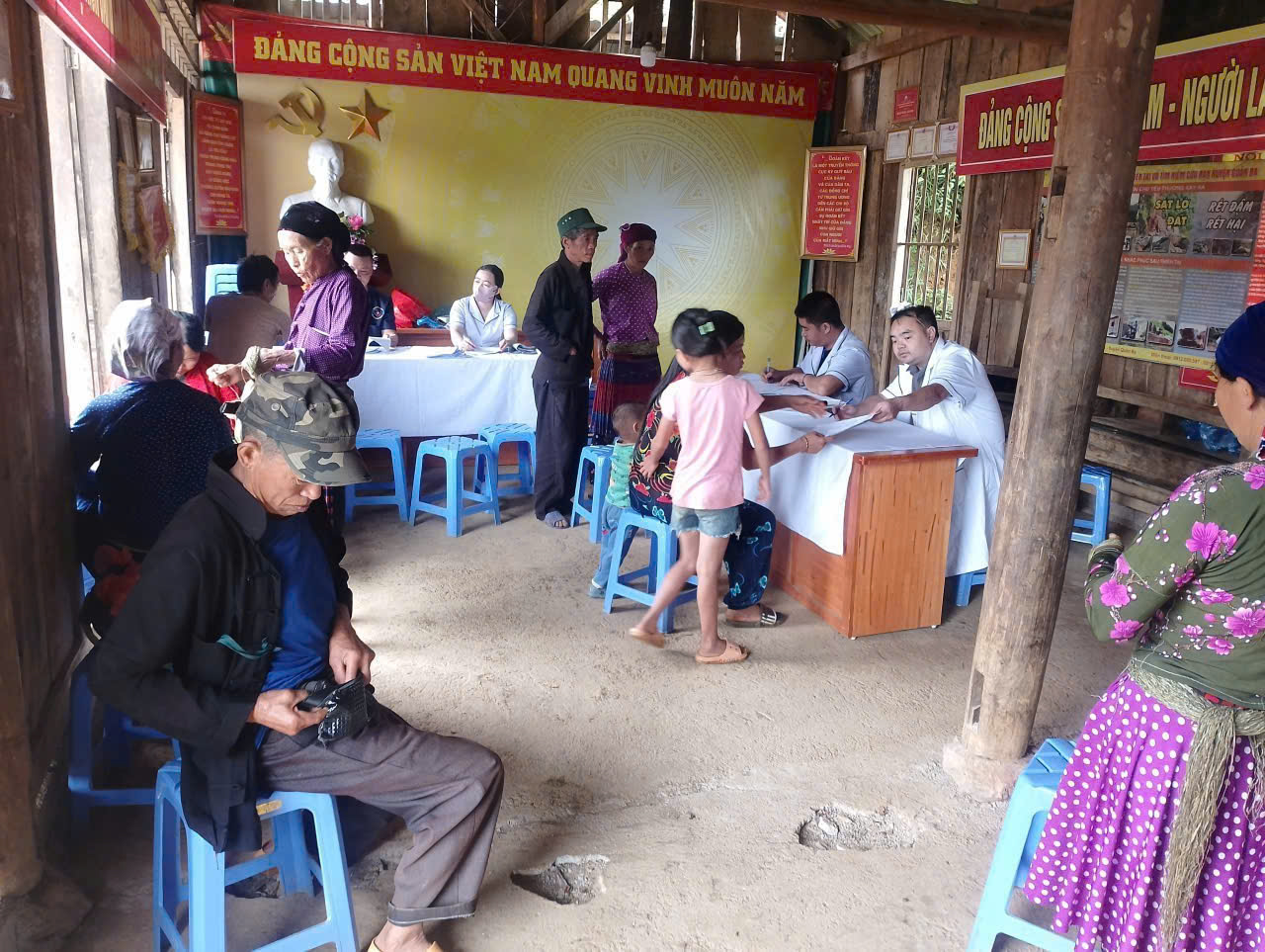 CHĂM SÓC SỨC KHỎE NHÂN DÂN: KHÁM SỨC KHỎE ĐỊNH KỲ TẠI THÔN SỦA CÁN TỶ, THÔN THÀO CHƯ PHÌN