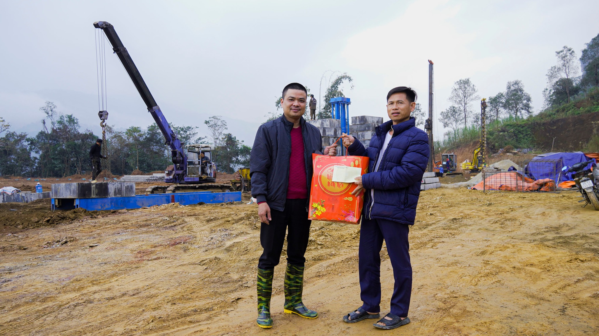 Chủ tịch UBND xã Dương Việt Hùng thăm, kiểm tra các dự án trọng điểm trong ngày đầu năm mới 2026