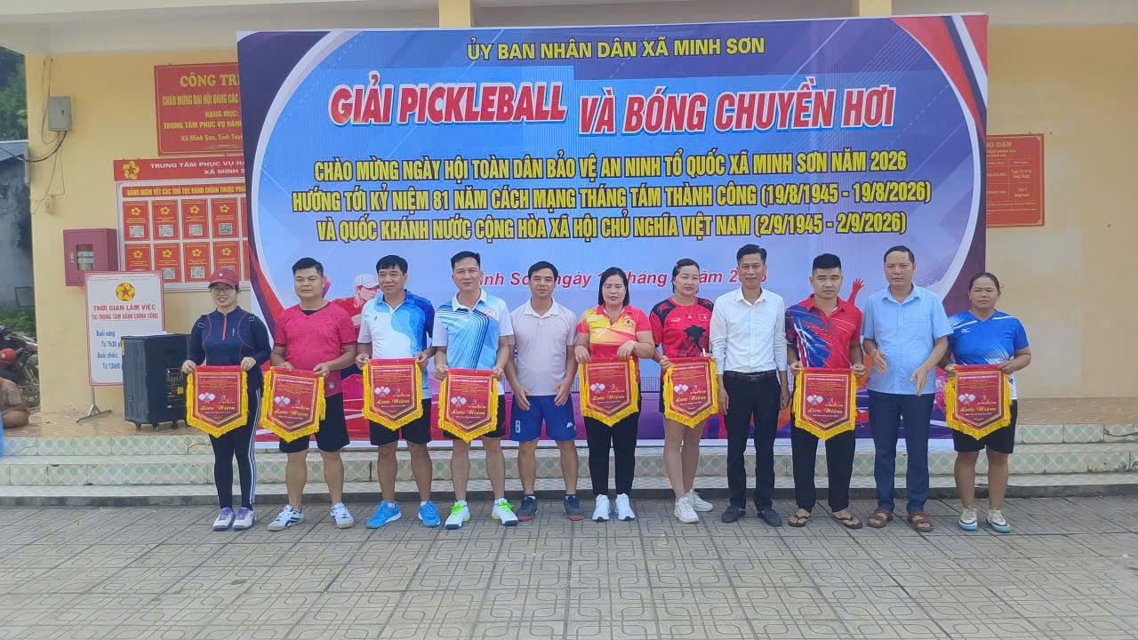 Xã Minh Sơn tổ chức Giải Pickleball và Giải bóng chuyền hơi chào mừng các ngày lễ lớn của đất nước