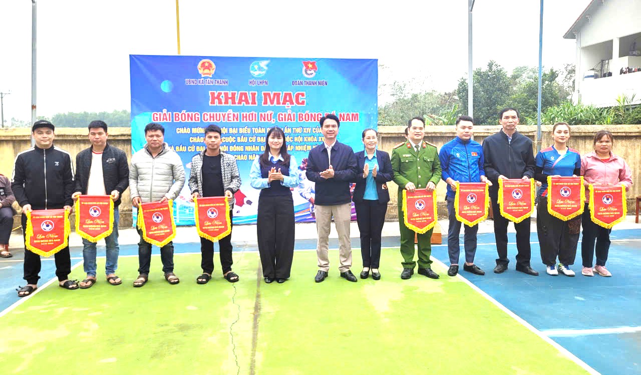 Khai mạc giải bóng chuyền hơi nữ, bóng đá nam chào mừng Đại hội đại biểu toàn quốc lần thứ XIV của Đảng; chào mừng cuộc bầu cử đại biểu Quốc hội khóa XVI và bầu cử đại biểu HĐND các cấp, nhiệm kỳ 2026-2031 và chào năm mới 2026