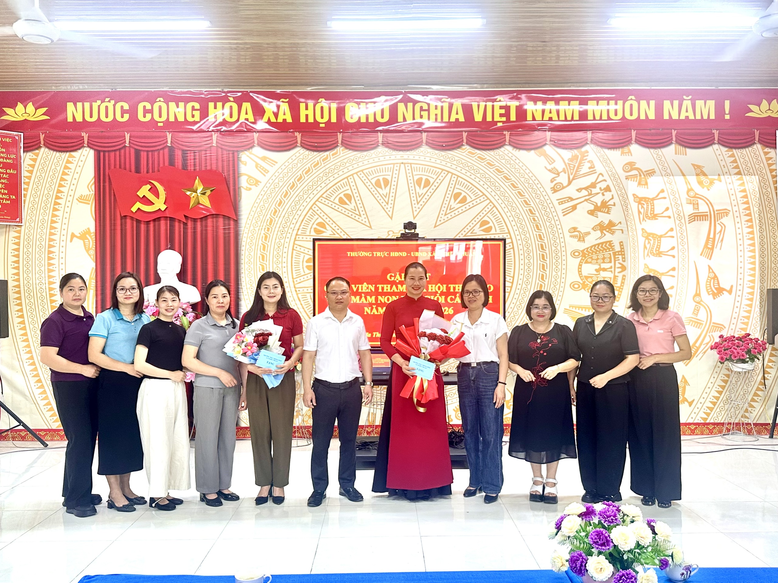 Thường trực HĐND- UBND xã Nghĩa Thuận gặp mặt giáo viên tham gia Hội thi giáo viên Mầm non dạy giỏi cấp tỉnh năm học 2025-2026