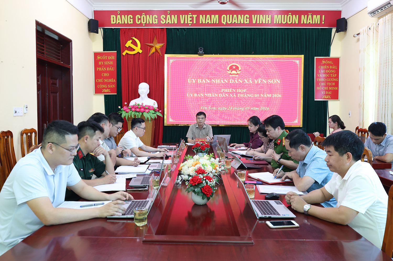 Ủy ban nhân dân xã Yên Sơn họp thường kỳ tháng 5/2026