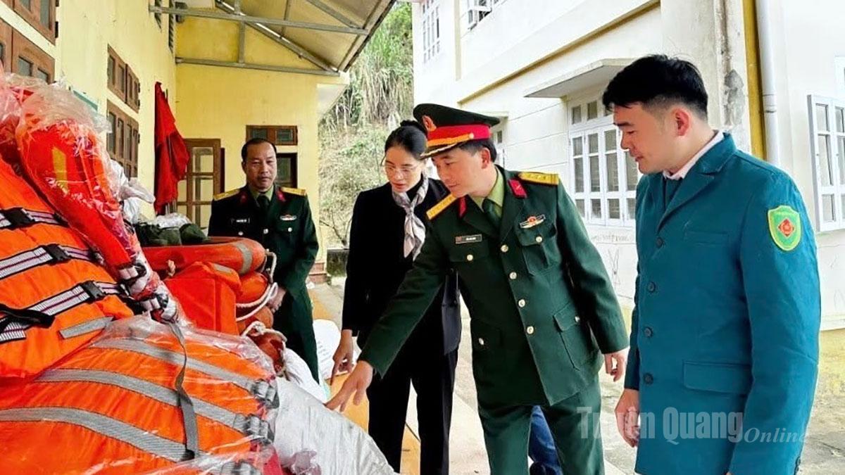 Đưa bộ đội chính quy về cơ sở