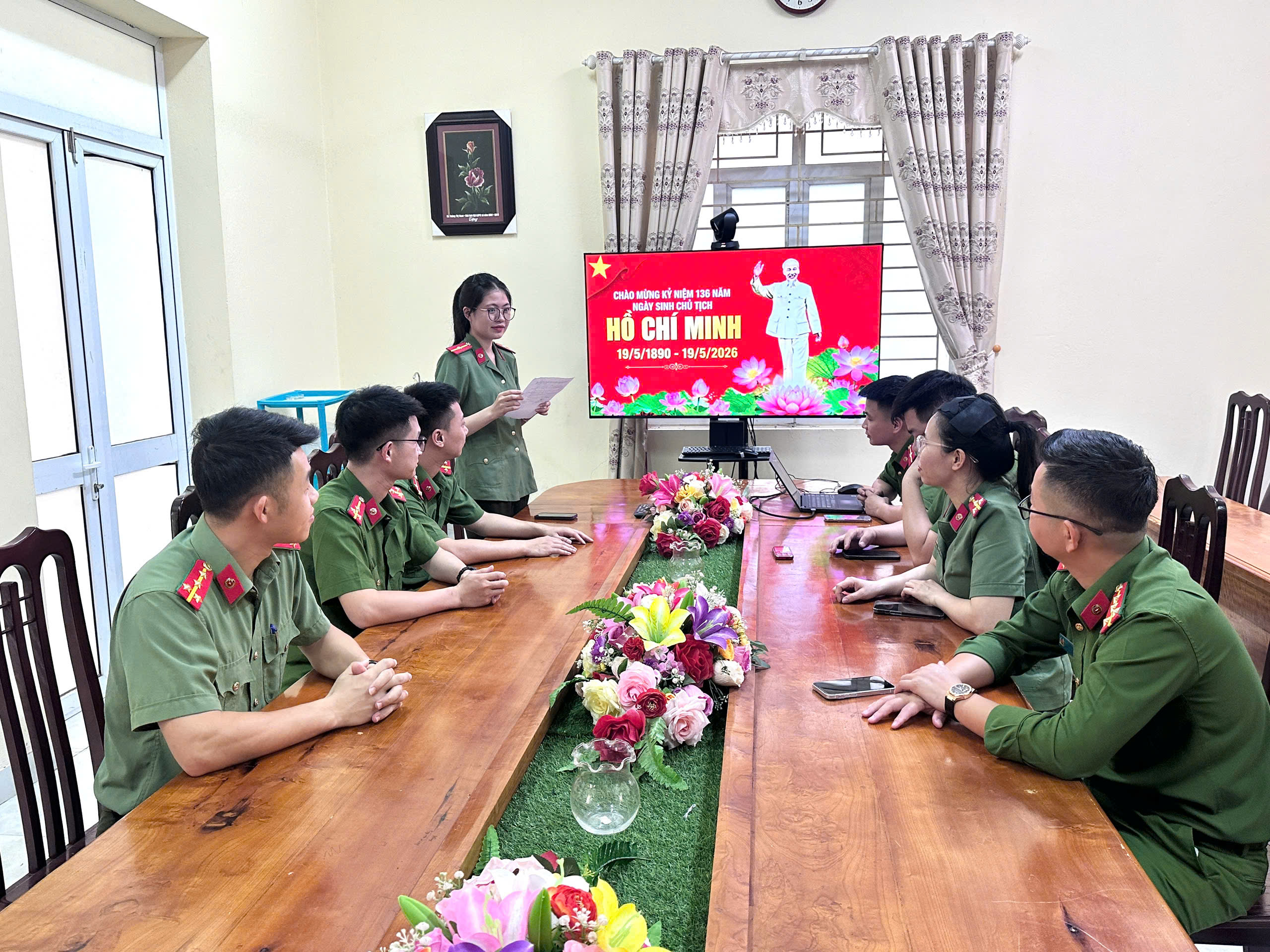 CHI ĐOÀN CÔNG AN XÃ TÂN MỸ TỔ CHỨC SINH HOẠT CHÍNH TRỊ KỶ NIỆM 136 NĂM NGÀY SINH CHỦ TỊCH HỒ CHÍ MINH