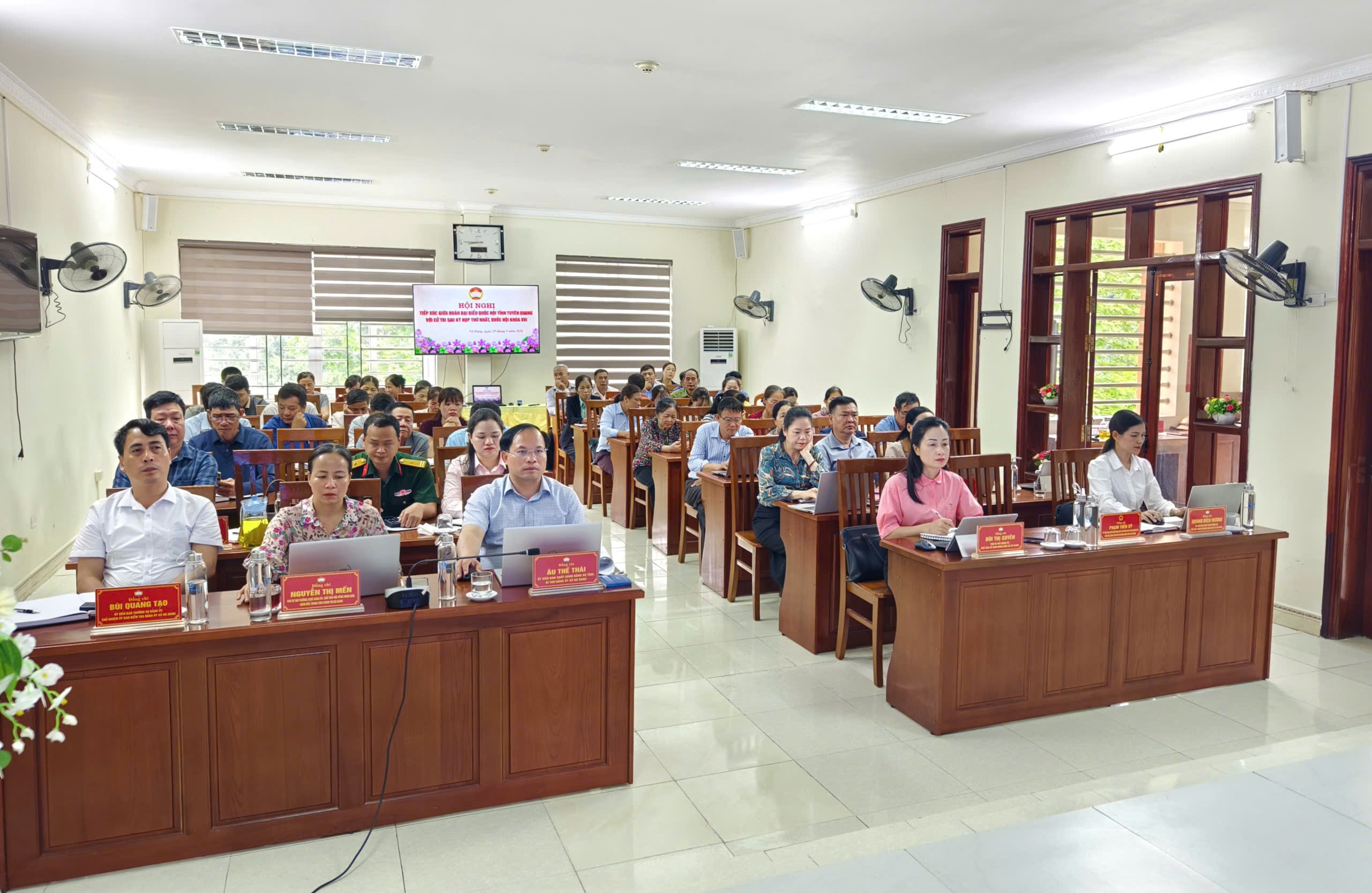 Đồng chí Trịnh Văn Quyết tiếp xúc cử tri sau Kỳ họp thứ Nhất, Quốc hội khóa XVI