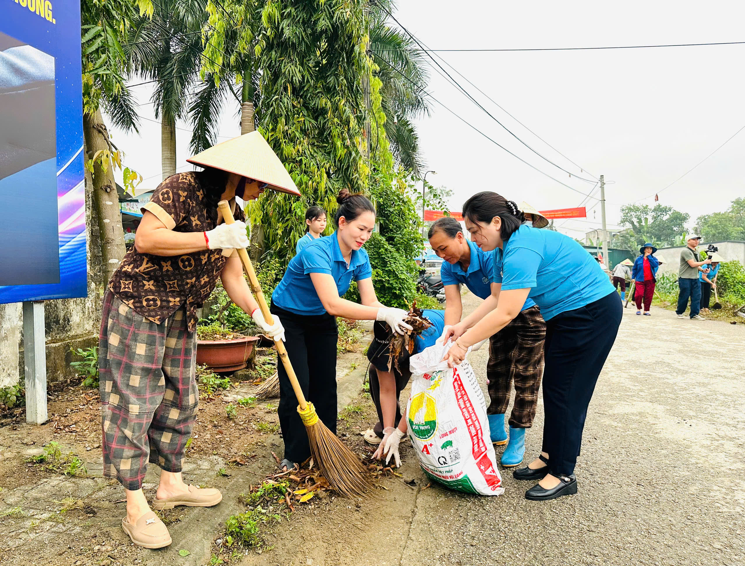  Phụ nữ An Tường ra quân tổng vệ sinh môi trường chào mừng Đại hội đại biểu Phụ nữ toàn quốc lần thứ XIV, nhiệm kỳ 2026–2031