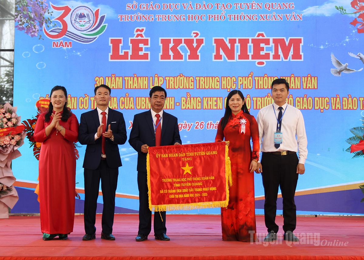 Phó Chủ tịch HĐND tỉnh Lê Thị Thanh Trà dự Lễ kỷ niệm 30 năm thành lập Trường THPT Xuân Vân