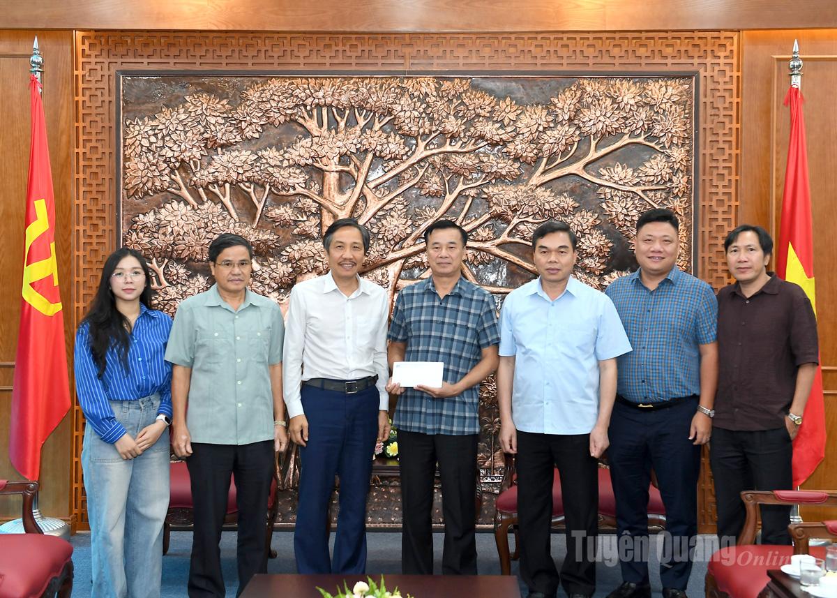 Hiệp hội Khoa học hành chính Việt Nam hỗ trợ tỉnh Tuyên Quang khắc phục thiệt hại do mưa lũ