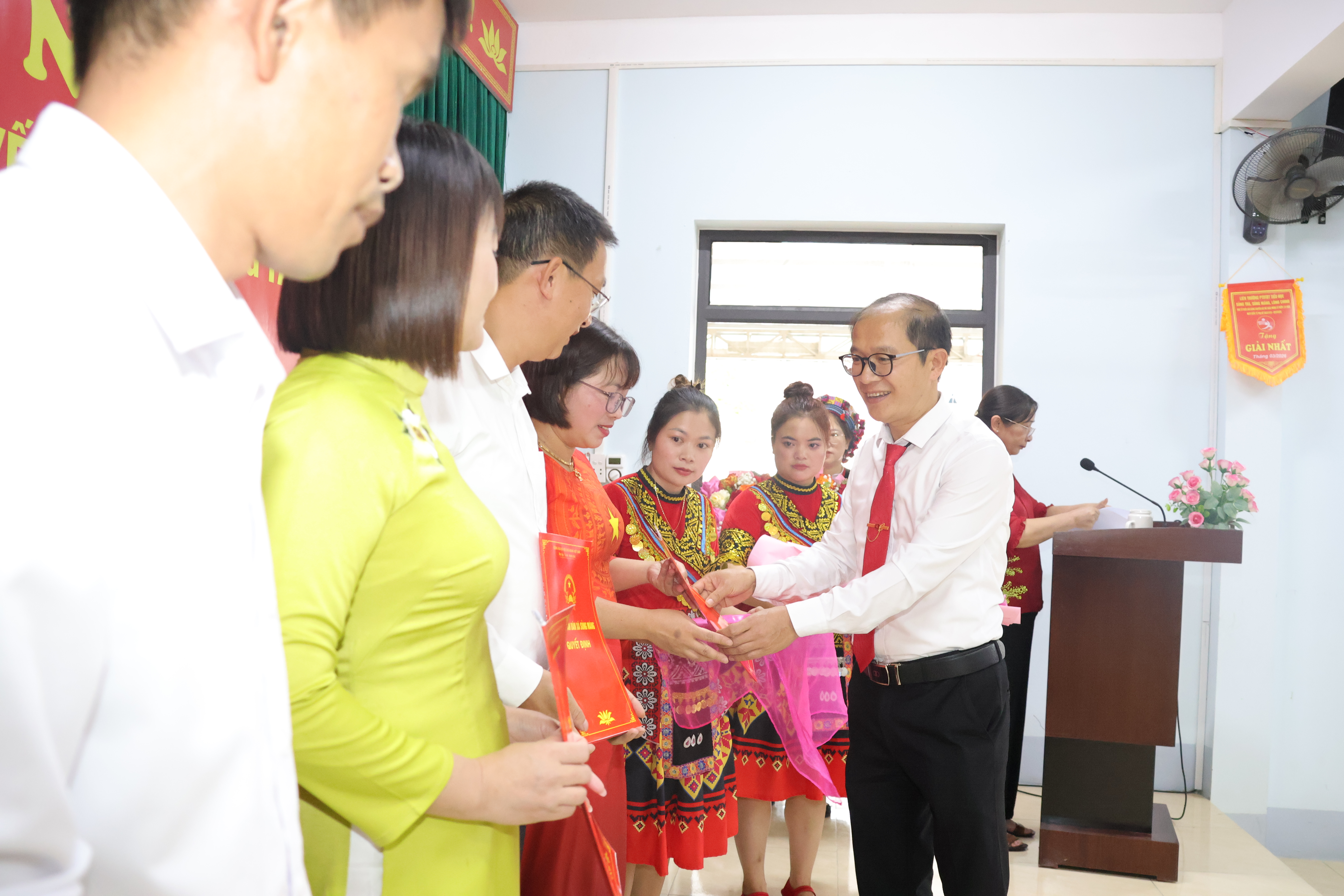 Sủng Máng thành lập 3 trường học sau sắp xếp