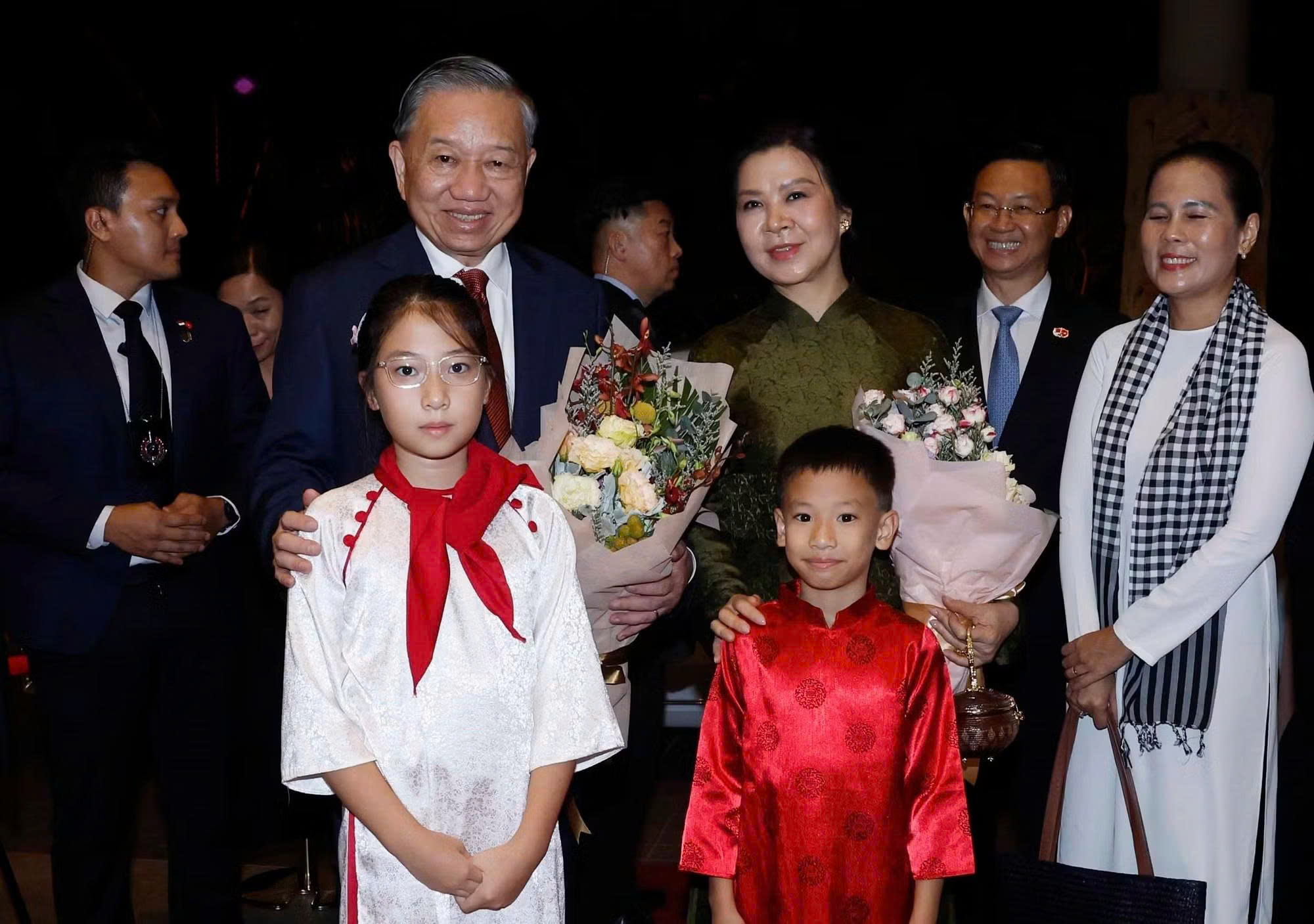 Tổng Bí thư, Chủ tịch nước Tô Lâm và Phu nhân bắt đầu thăm cấp Nhà nước Cộng hòa Singapore