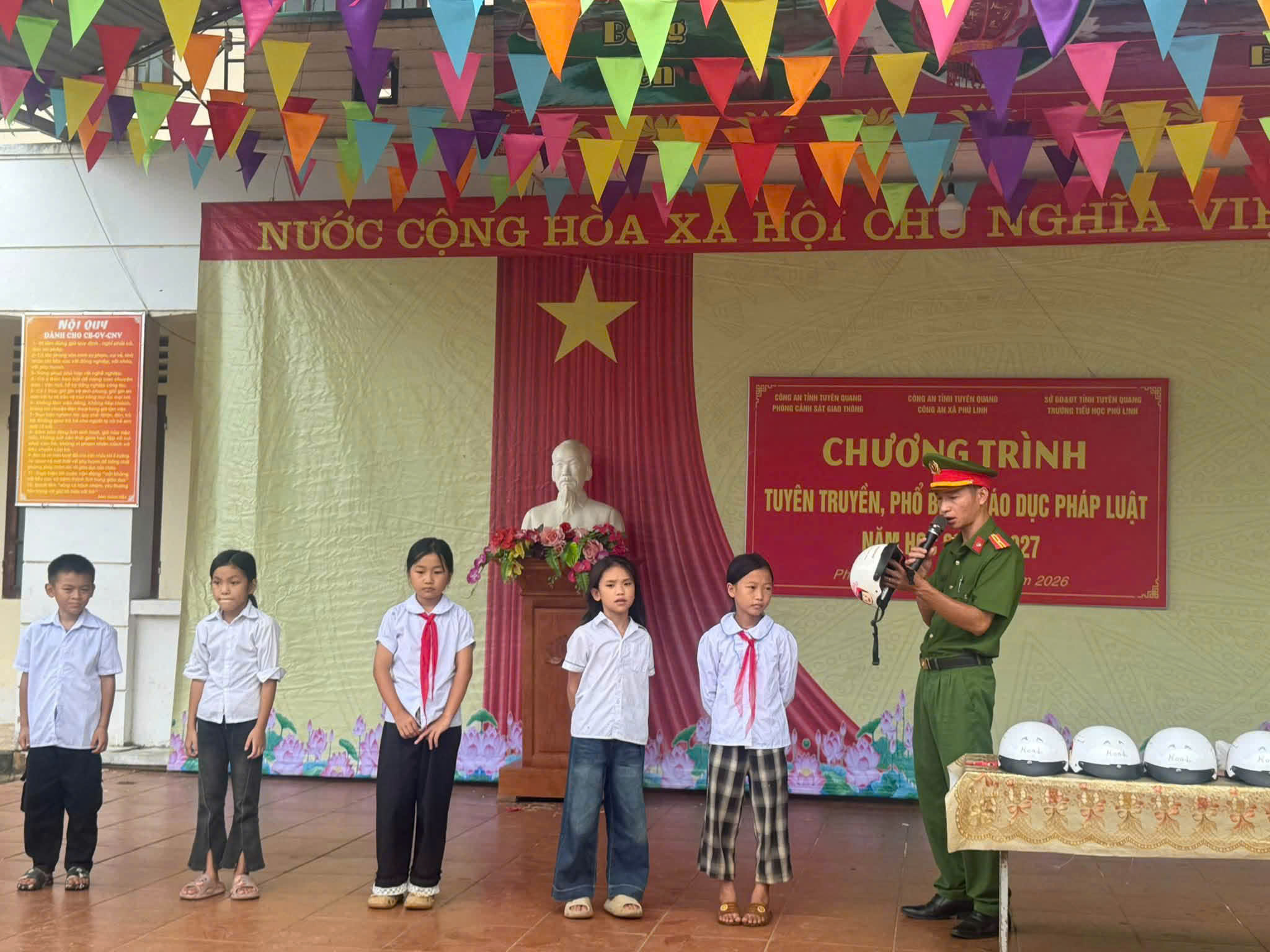 TĂNG CƯỜNG TUYÊN TRUYỀN AN TOÀN GIAO THÔNG CHO HỌC SINH