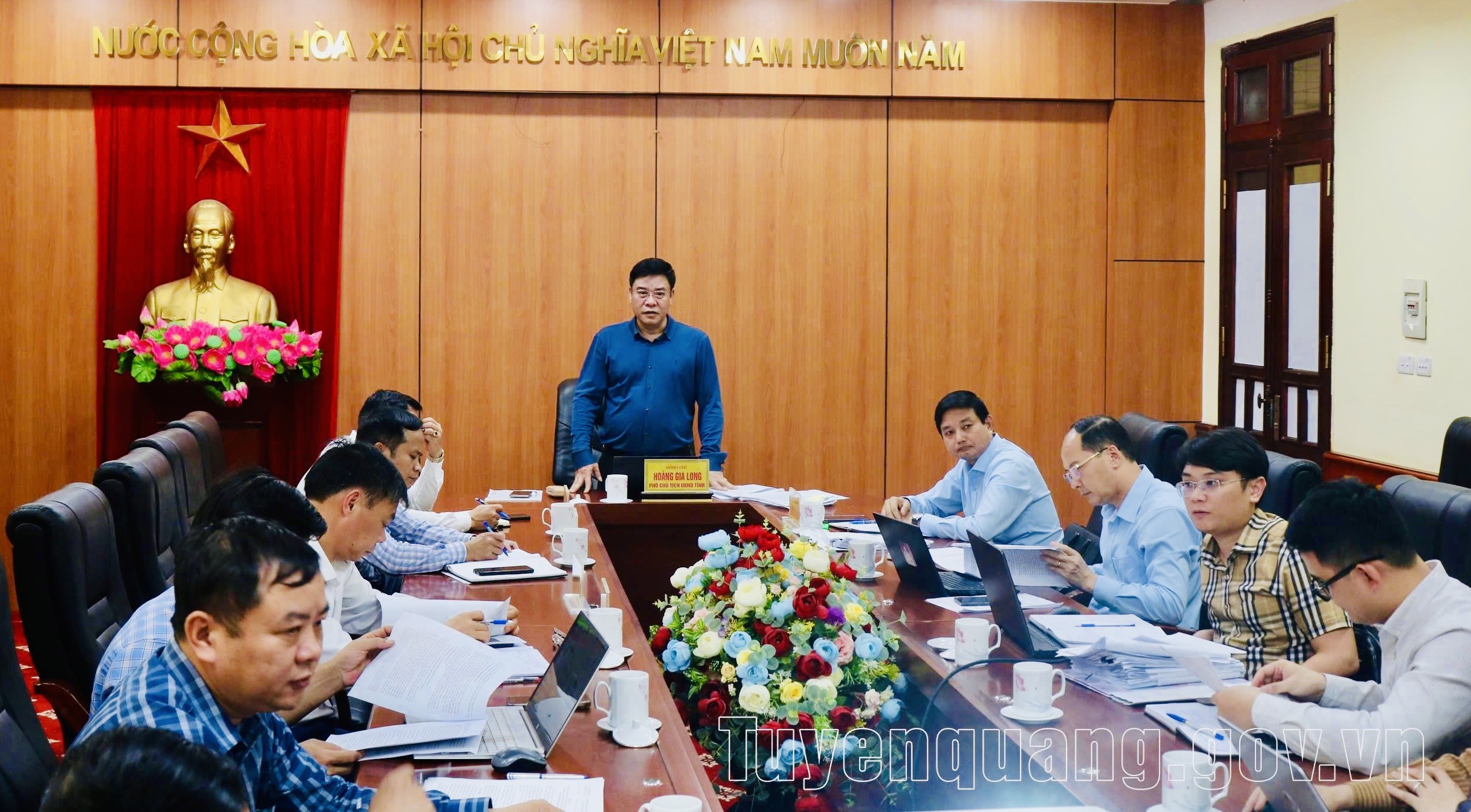 Phó Chủ tịch UBND tỉnh Hoàng Gia Long làm việc với Đoàn kiểm tra liên ngành về tình trạng lấn chiếm sông Lô