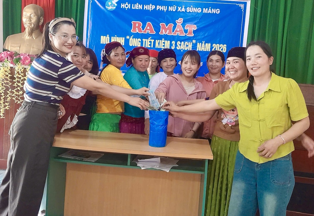 Góp từng đồng nhỏ, vun đắp nếp sống sạch từ mỗi mái nhà vùng cao”