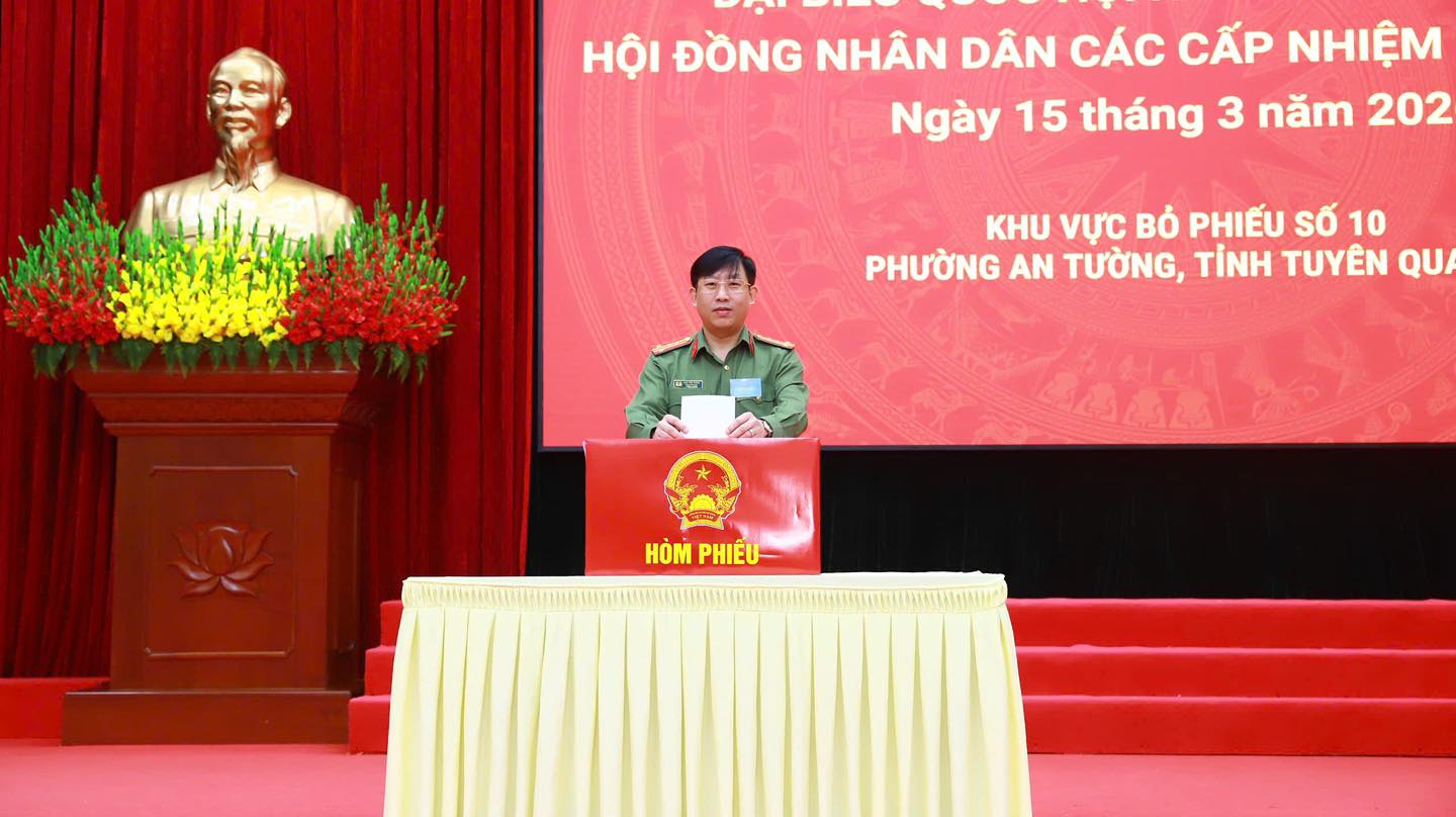 KHAI MẠC BẦU CỬ TẠI KHU VỰC BỎ PHIẾU SỐ 10, CÔNG AN TỈNH TUYÊN QUANG