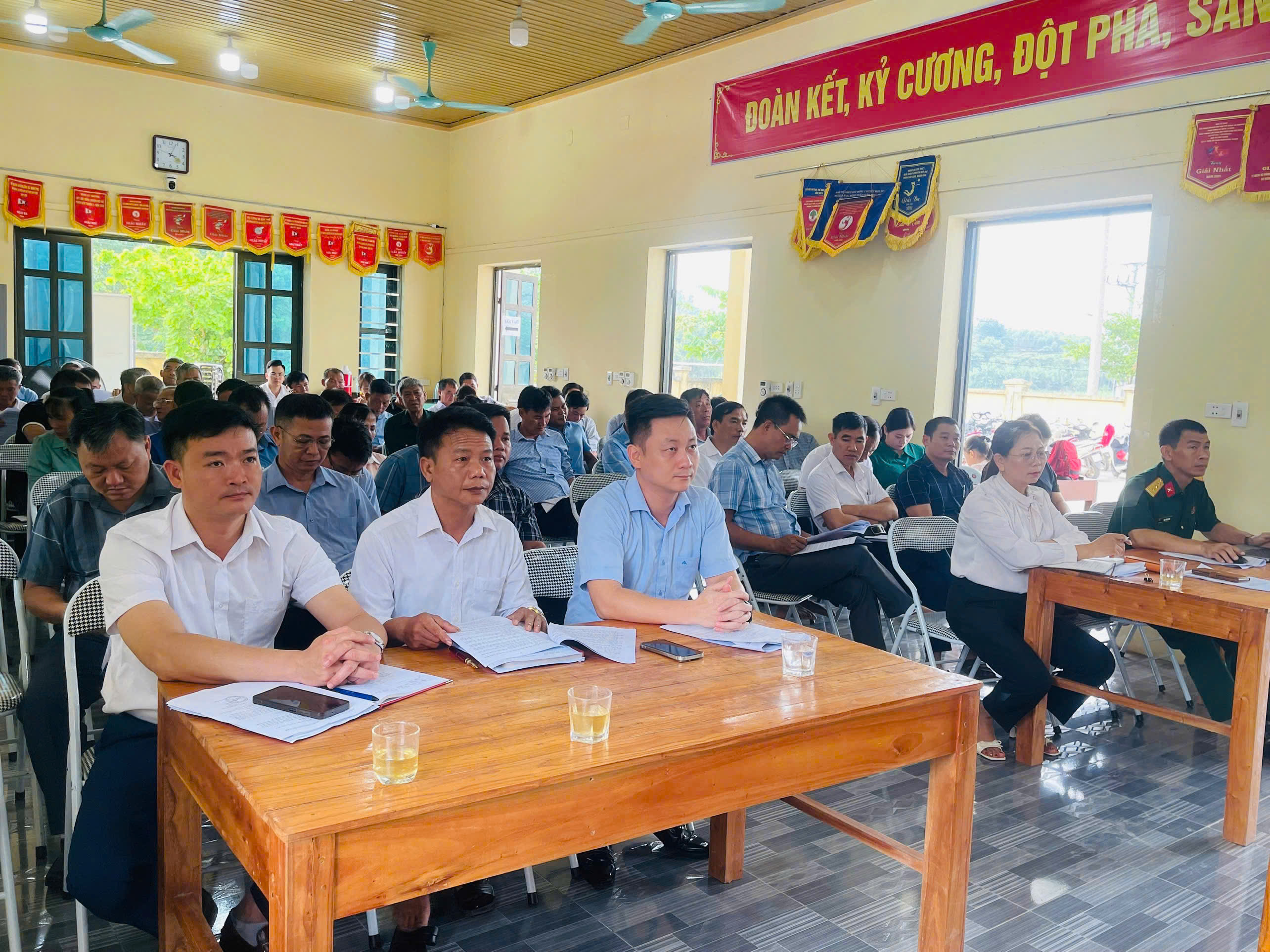 HỒNG SƠN TỔ CHỨC HỘI NGHỊ TRIỂN KHAI KẾ HOẠCH LẤY Ý KIẾN NHÂN DÂN VỀ DỰ THẢO ĐỀ ÁN SẮP XẾP, TỔ CHỨC LẠI THÔN NĂM 2026