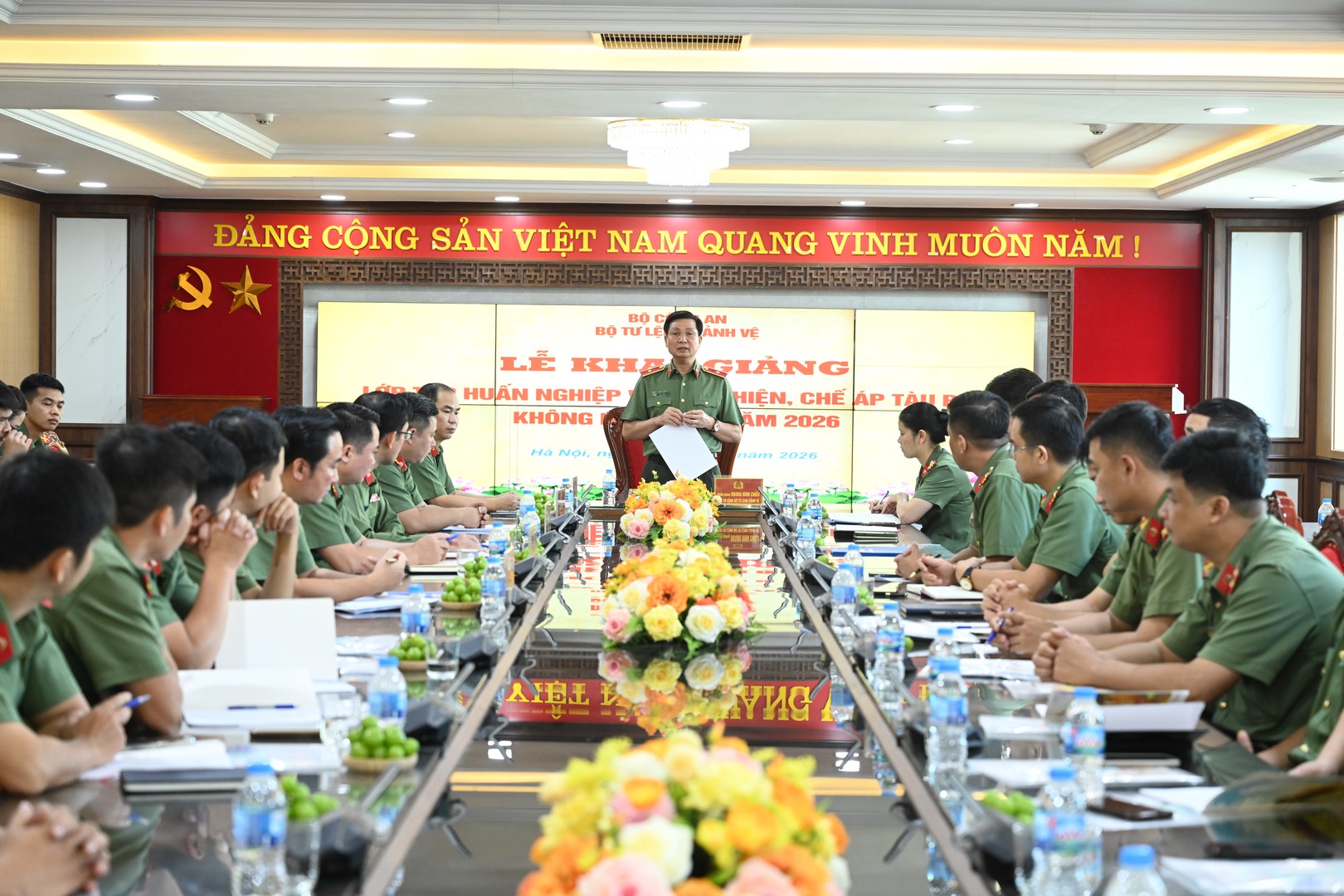 BỘ TƯ LỆNH CẢNH VỆ KHAI GIẢNG LỚP TẬP HUẤN NGHIỆP VỤ PHÁT HIỆN, CHẾ ÁP TÀU BAY KHÔNG NGƯỜI LÁI NĂM 2026