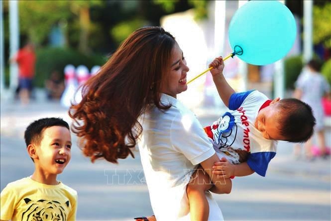 Ngày Dân số Việt Nam (26/12): 'Đầu tư cho công tác dân số là đầu tư cho phát triển bền vững'