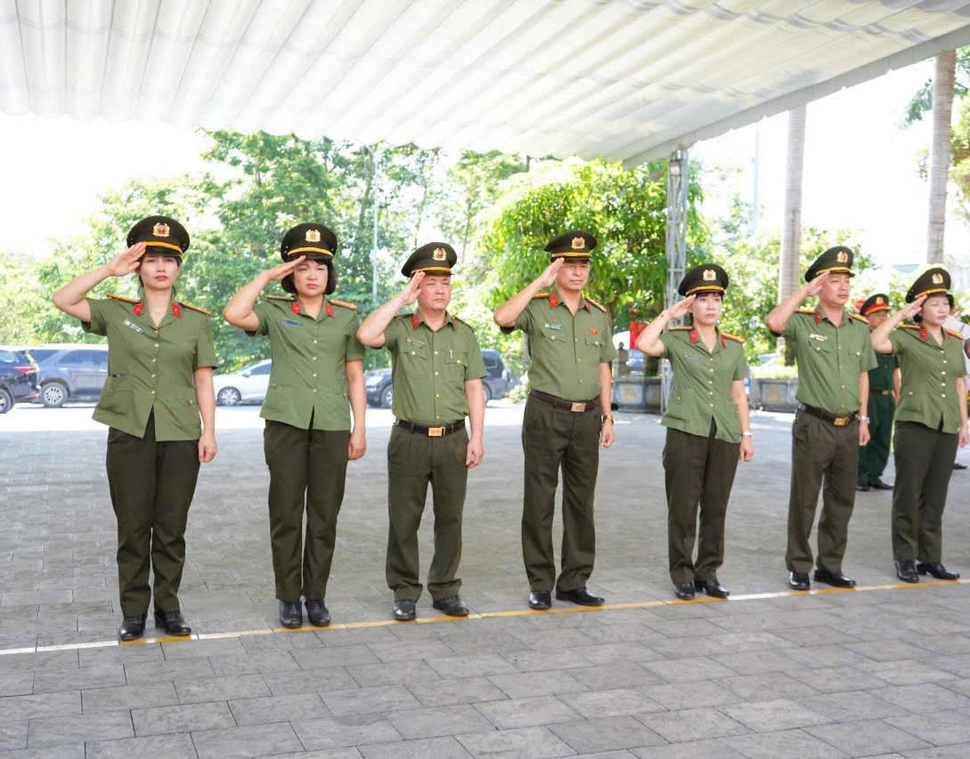 HÀNH TRÌNH VỀ NGUỒN - TIẾP LỬA TRUYỀN THỐNG, VỮNG BƯỚC TƯƠNG LAI