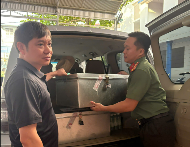 LỰC LƯỢNG AN NINH CHÍNH TRỊ NỘI BỘ BẢO ĐẢM TUYỆT ĐỐI AN NINH KỲ TUYỂN DỤNG VIÊN CHỨC NGÀNH Y TẾ