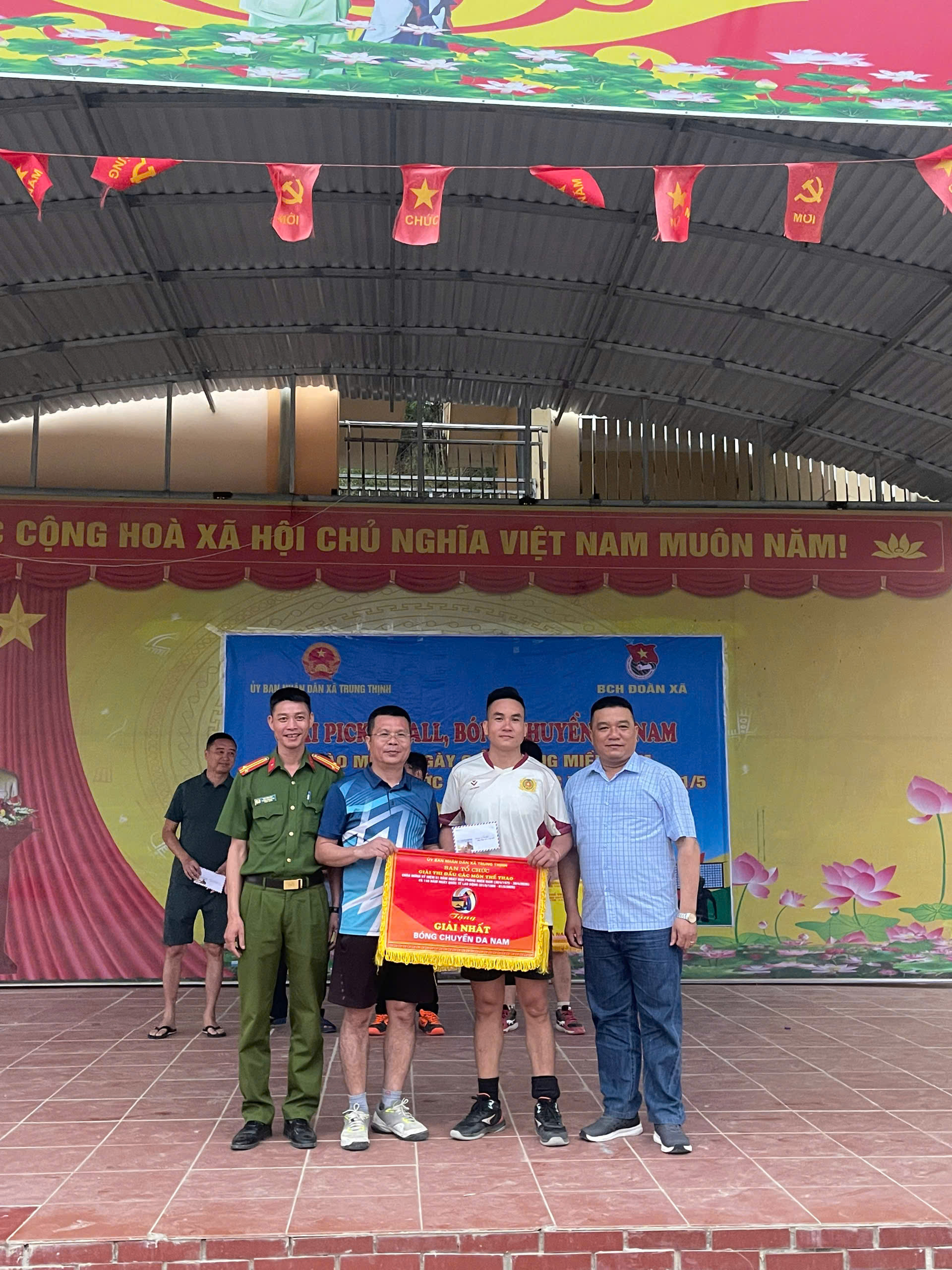 CÔNG AN XÃ TRUNG THỊNH SÔI NỔI THAM GIA GIẢI THỂ THAO CHÀO MỪNG 30/4 VÀ 01/5