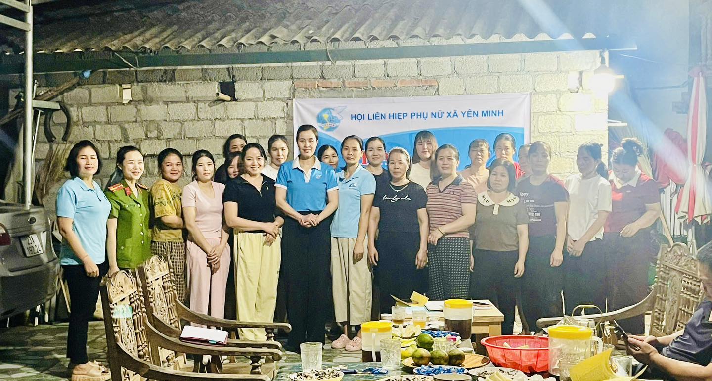 RA MẮT CÂU LẠC BỘ “PHỤ NỮ GIÚP NHAU CHUYỂN ĐỔI SỐ”