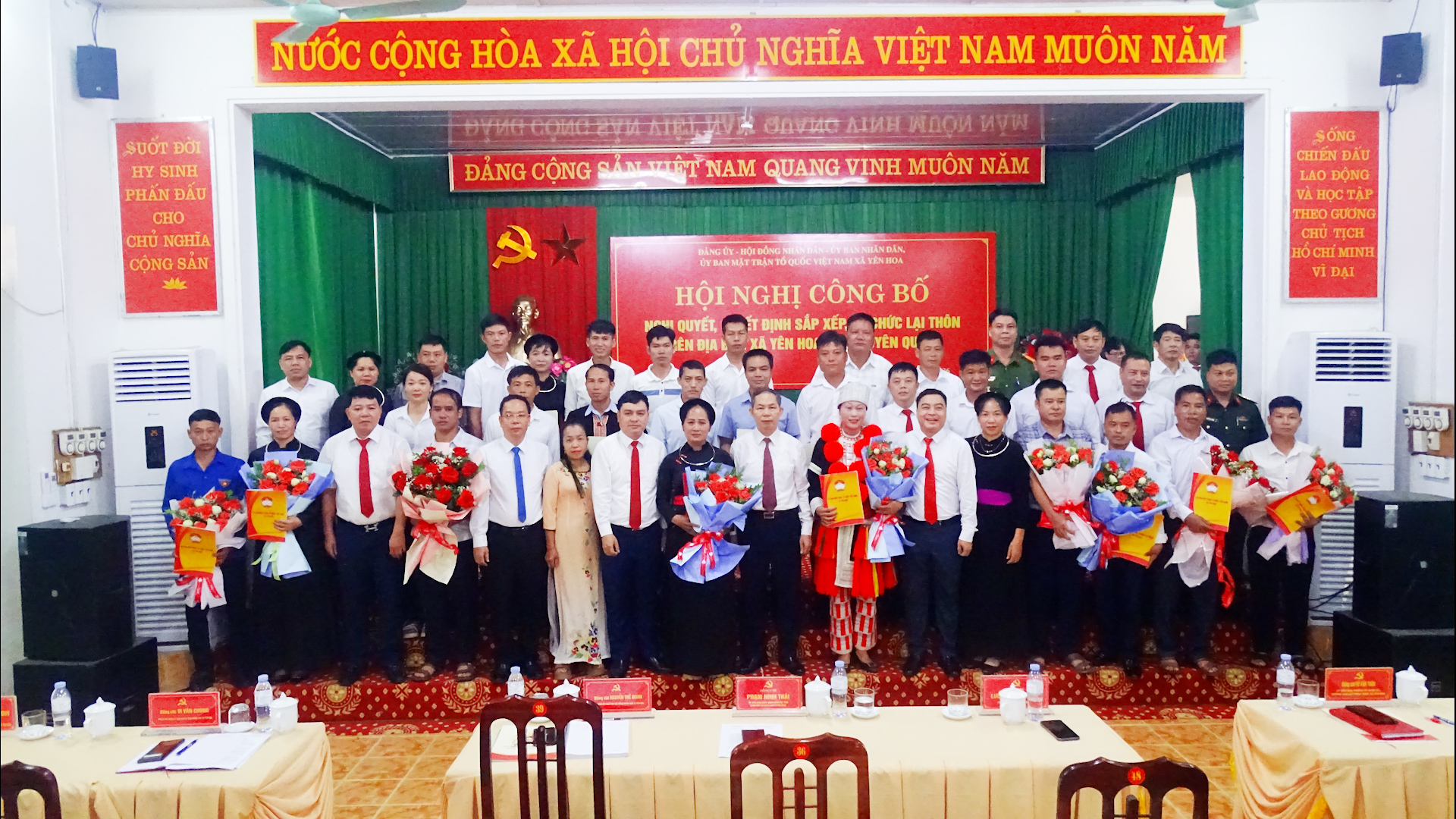 Hội nghị công bố sắp xếp, tổ chức lại thôn tại xã Hồng Thái và xã Yên Hoa