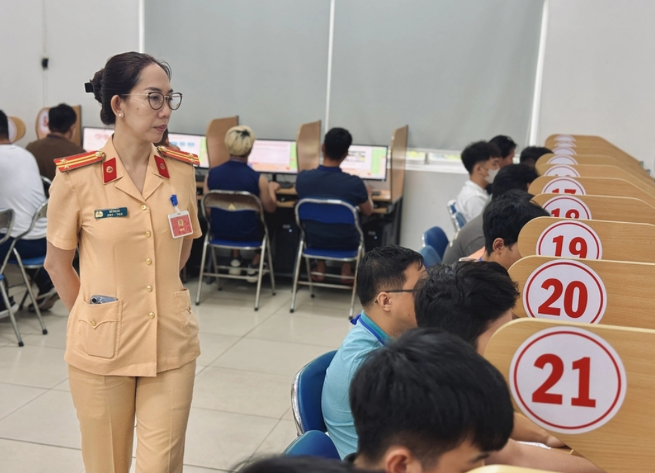ĐỀ XUẤT ĐỔI MỚI SÁT HẠCH LÁI XE THEO HƯỚNG TĂNG KỸ NĂNG THỰC TẾ, GIẢM 50% THỜI GIAN GIẢI QUYẾT THỦ TỤC