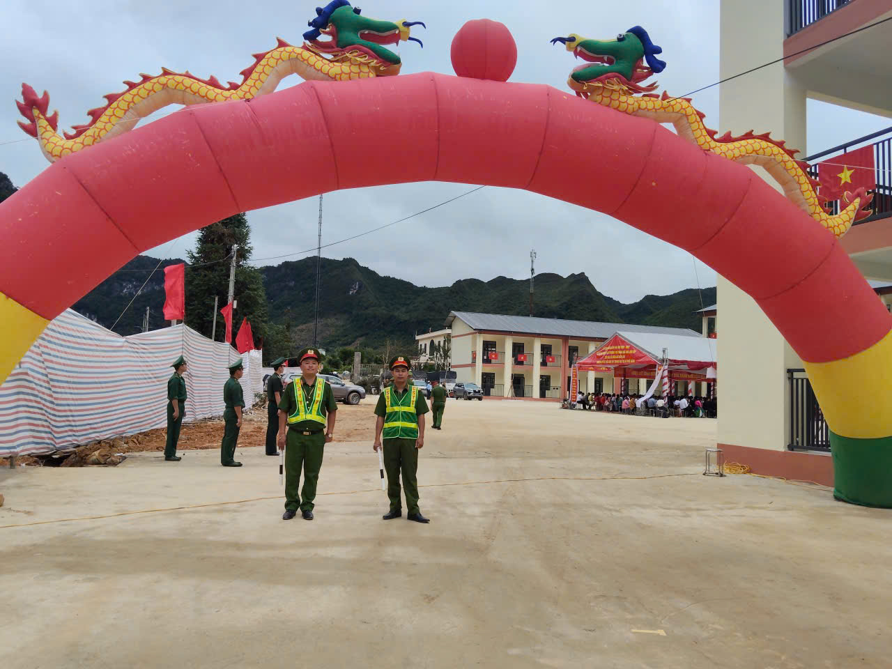 CÔNG AN XÃ PHỐ BẢNG BẢO ĐẢM AN NINH, AN TOÀN NGÀY KHAI GIẢNG NĂM HỌC MỚI