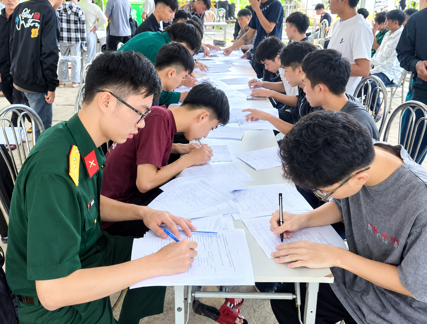 Xã Hồng Thái khám sơ tuyển sức khỏe công dân trong độ tuổi sẵn sàng gọi nhập ngũ năm 2027