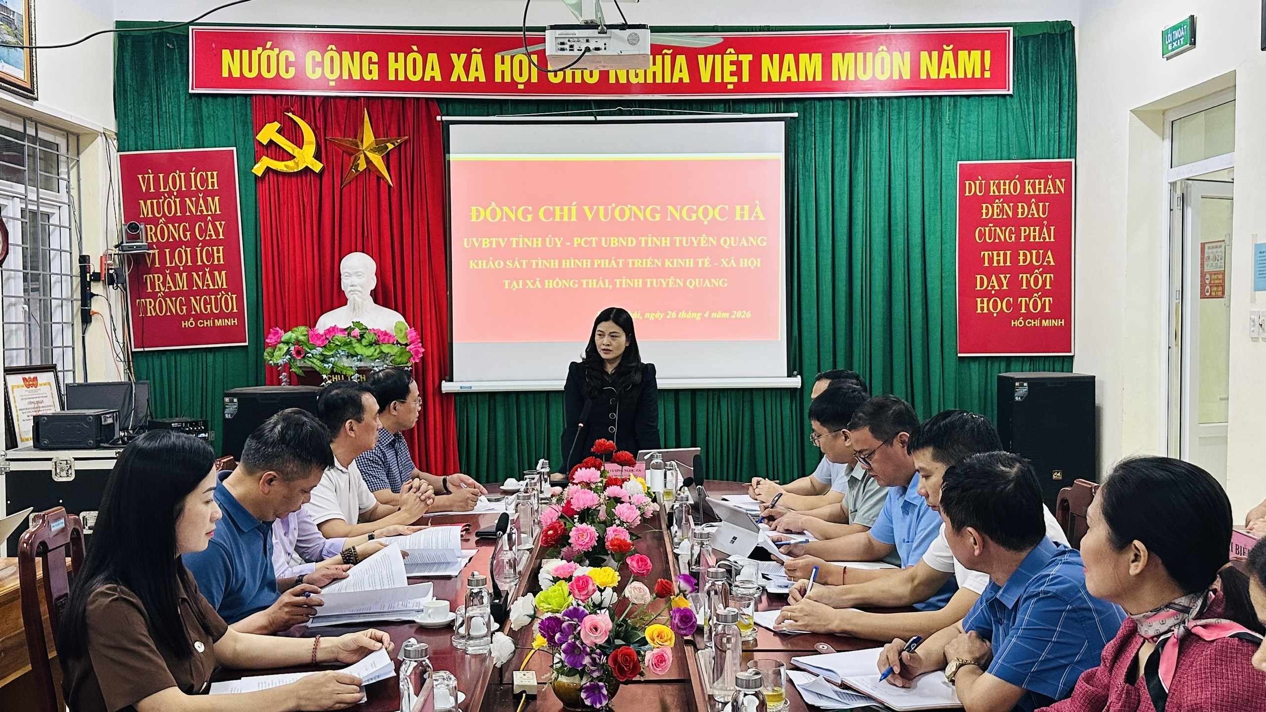 Đồng chí Phó Chủ tịch Ủy ban nhân dân tỉnh Vương Ngọc Hà đã thăm và làm việc tại xã Hồng Thái