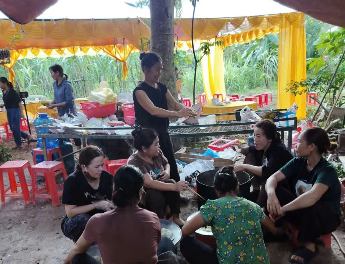 TỪ MỘT THÔN MỚI NGHĨ VỀ MỘT KHỐI ĐOÀN KẾT LỚN