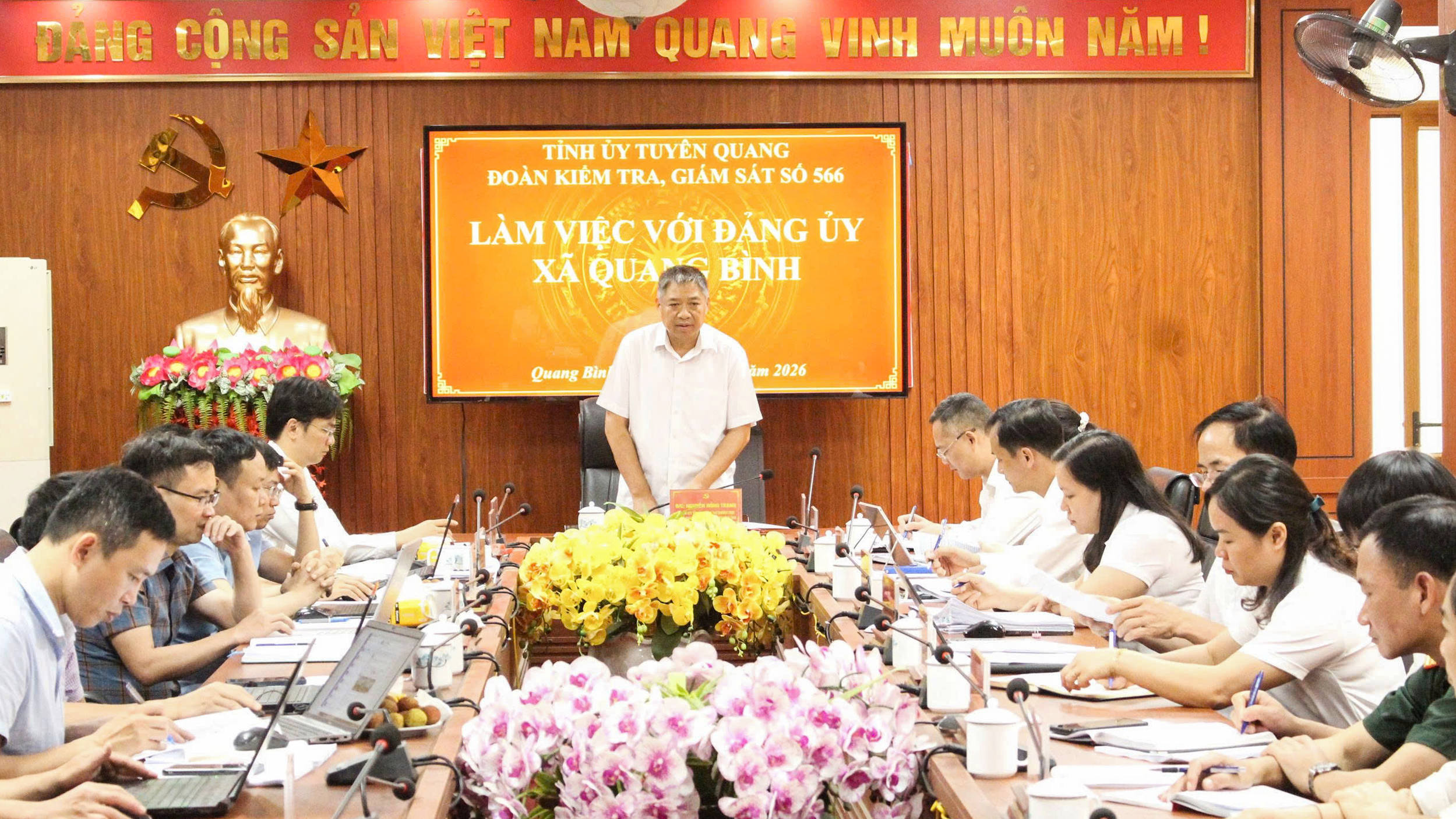 ĐOÀN KIỂM TRA, GIÁM SÁT SỐ 566 CỦA BAN THƯỜNG VỤ TỈNH ỦY LÀM VIỆC TẠI ĐẢNG ỦY XÃ QUANG BÌNH