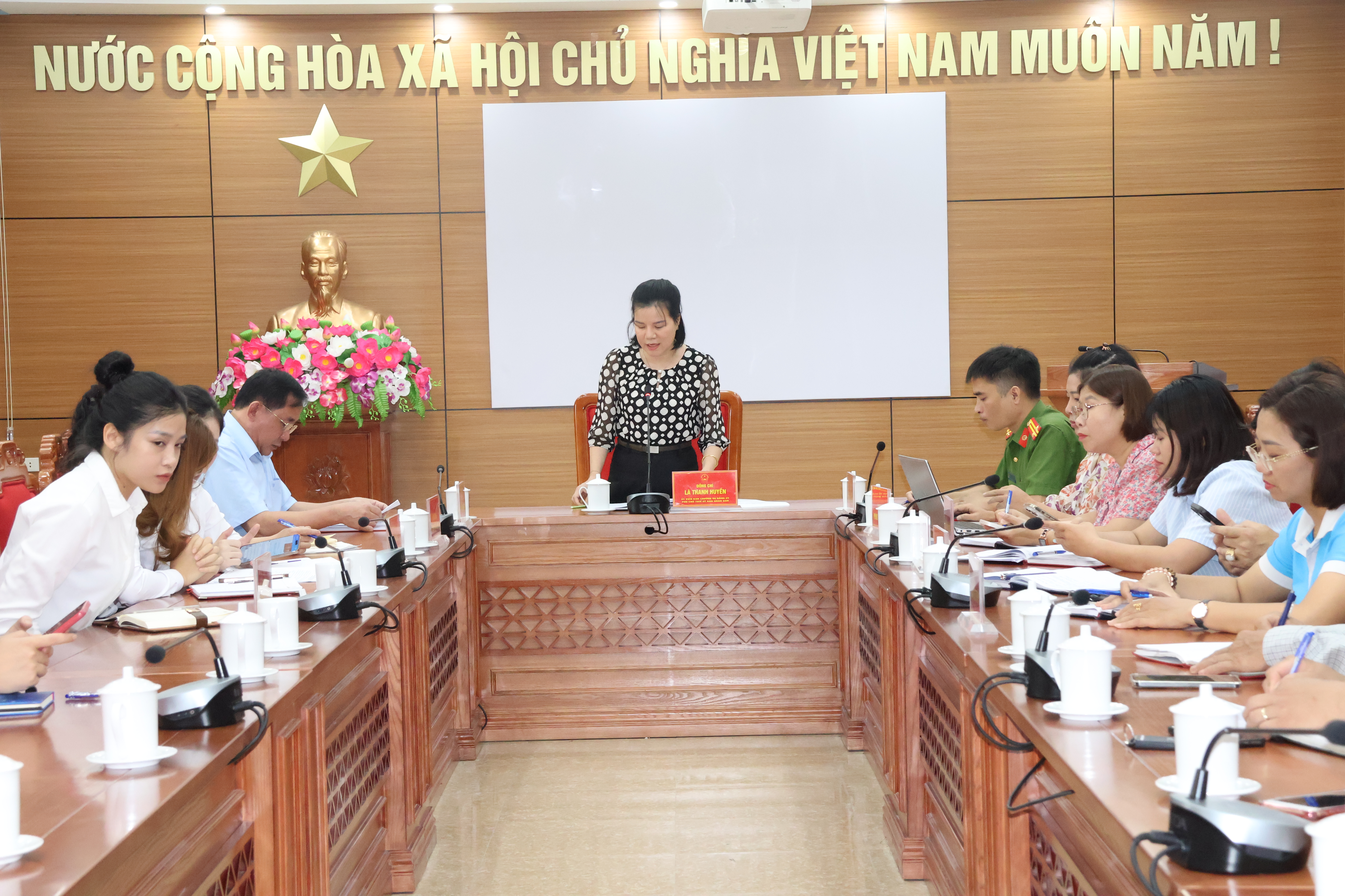 PHƯỜNG HÀ GIANG 2 ĐẨY MẠNH CHI TRẢ LƯƠNG HƯU, TRỢ CẤP BHXH KHÔNG DÙNG TIỀN MẶT